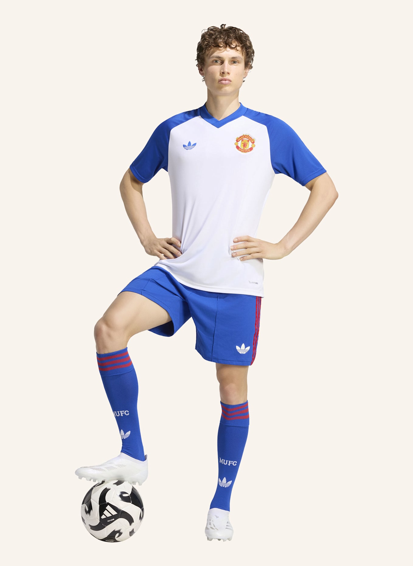 adidas MANCHESTER UNITED 26/27 PRE-MATCH TRIKOT: WEISS