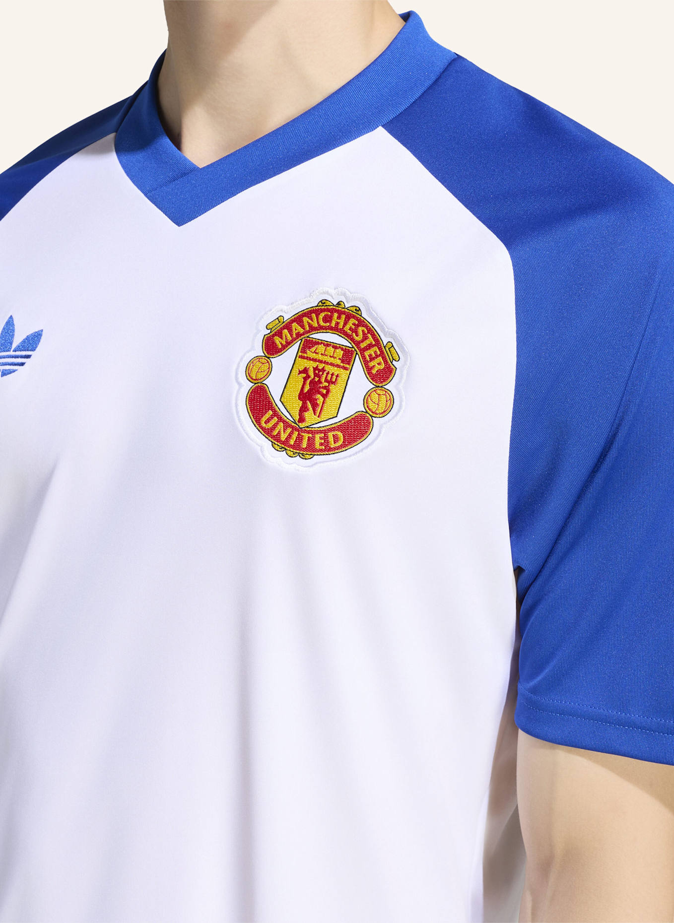 adidas MANCHESTER UNITED 26/27 PRE-MATCH TRIKOT: WEISS