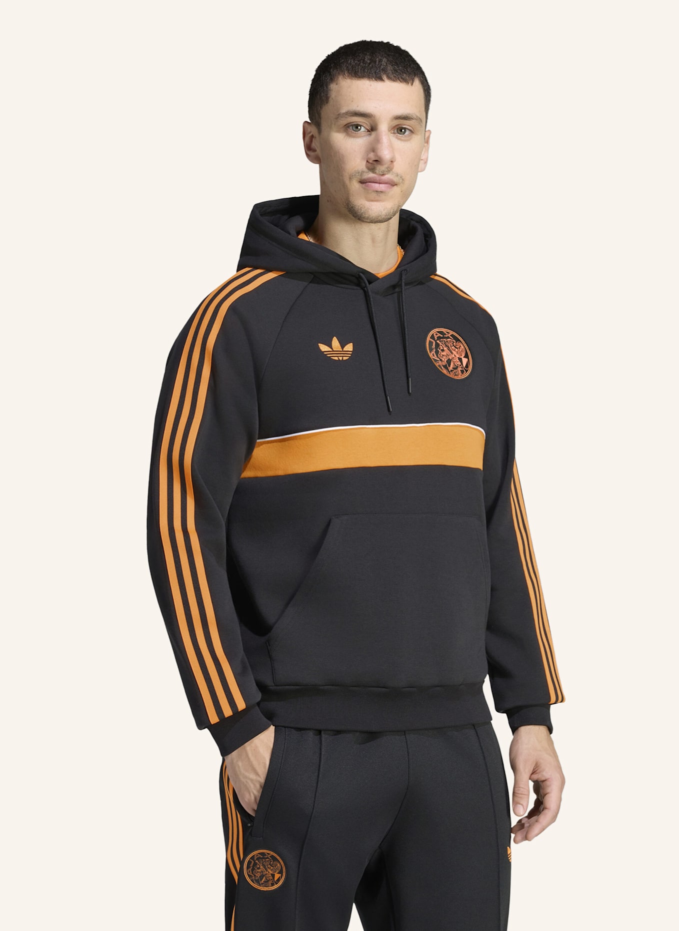 adidas AJAX AMSTERDAM ORIGINALS HOODIE: SCHWARZ