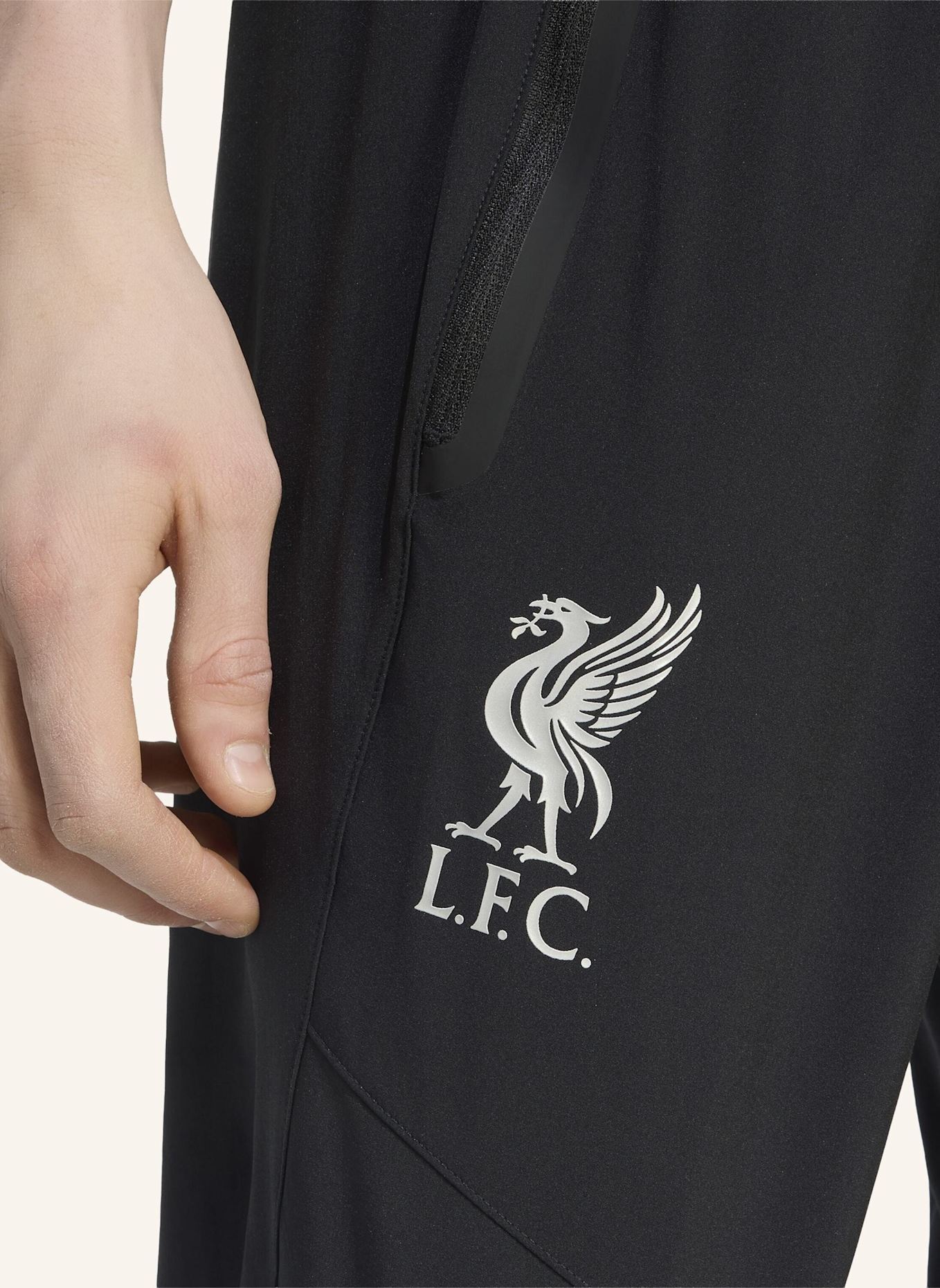 adidas FC LIVERPOOL TIRO TRAVEL HOSE: SCHWARZ