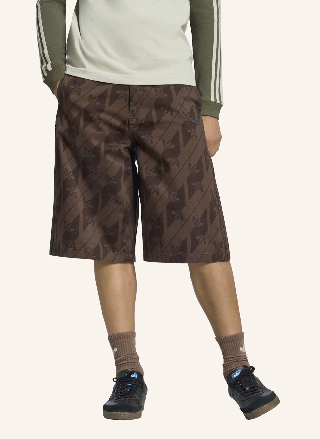 adidas Originals MONOGRAMM-JORTS: BRAUN