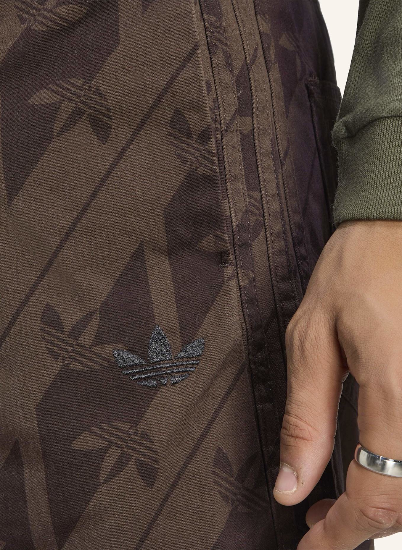 adidas Originals MONOGRAMM-JORTS: BRAUN