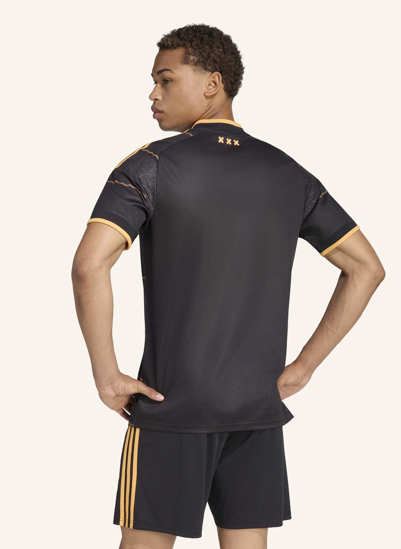 adidas AJAX AMSTERDAM 26/27 AUSWÄRTSTRIKOT: SCHWARZ/ ORANGE