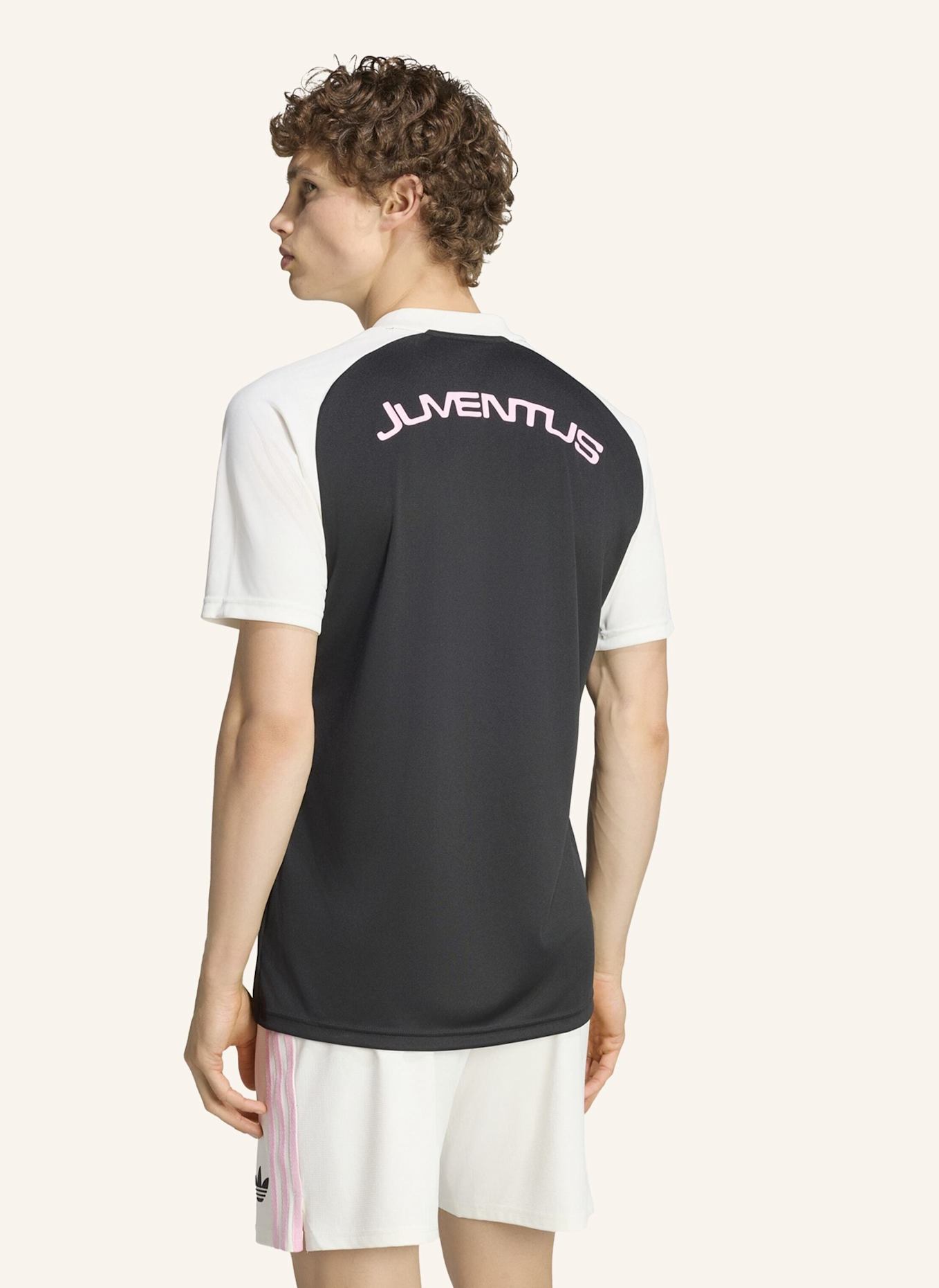adidas JUVENTUS TURIN 26/27 PRE-MATCH AUSWÄRTSTRIKOT: SCHWARZ/ WEISS