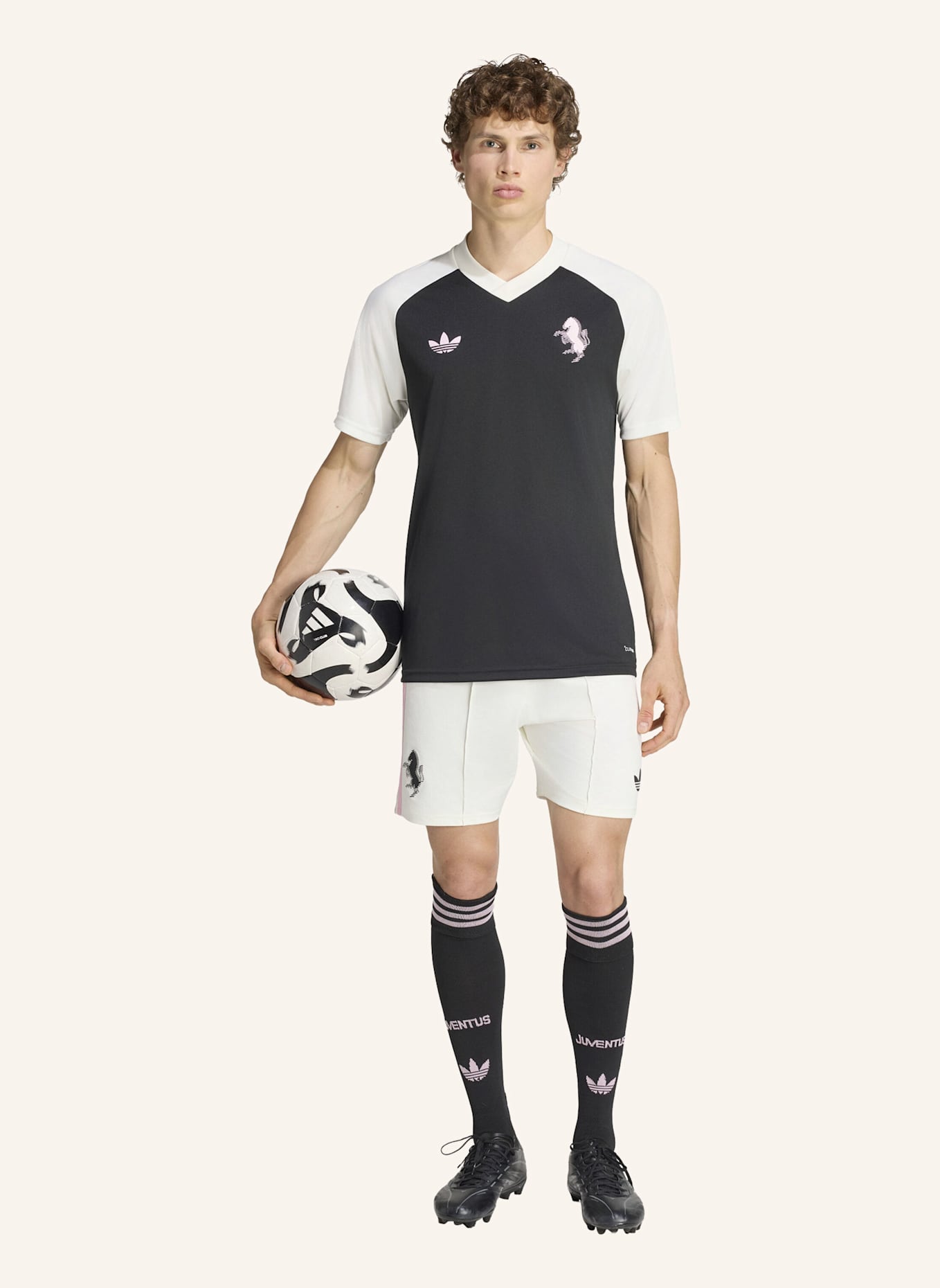 adidas JUVENTUS TURIN 26/27 PRE-MATCH AUSWÄRTSTRIKOT: SCHWARZ/ WEISS