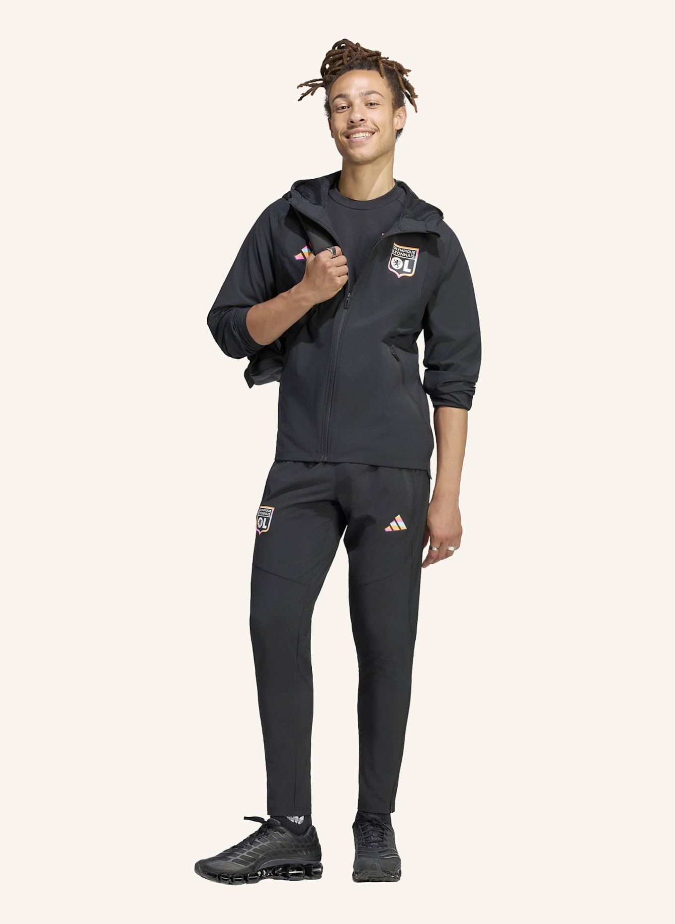 adidas OLYMPIQUE LYON TIRO TRAVEL WINDBREAKER: SCHWARZ