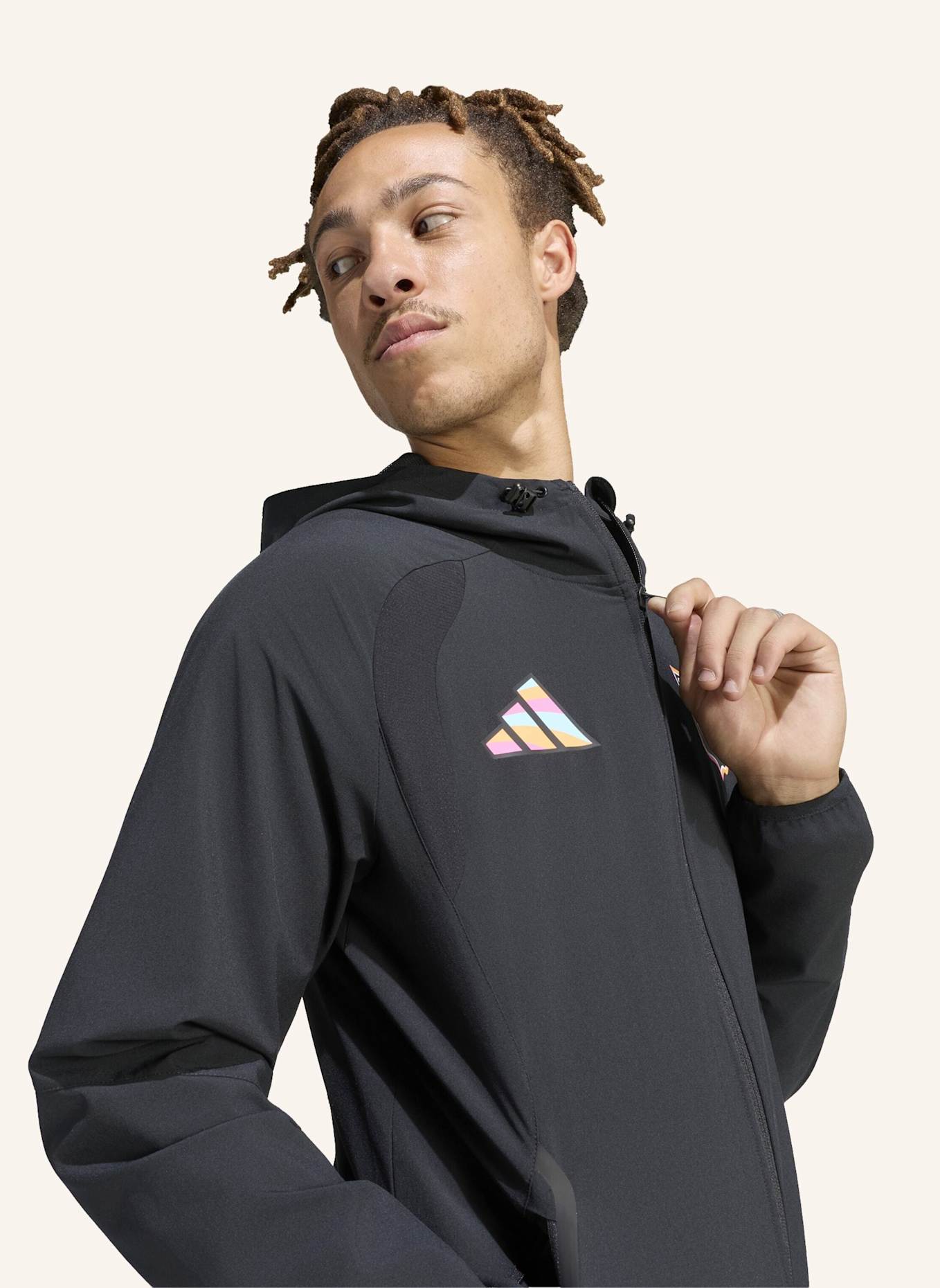 adidas OLYMPIQUE LYON TIRO TRAVEL WINDBREAKER: SCHWARZ