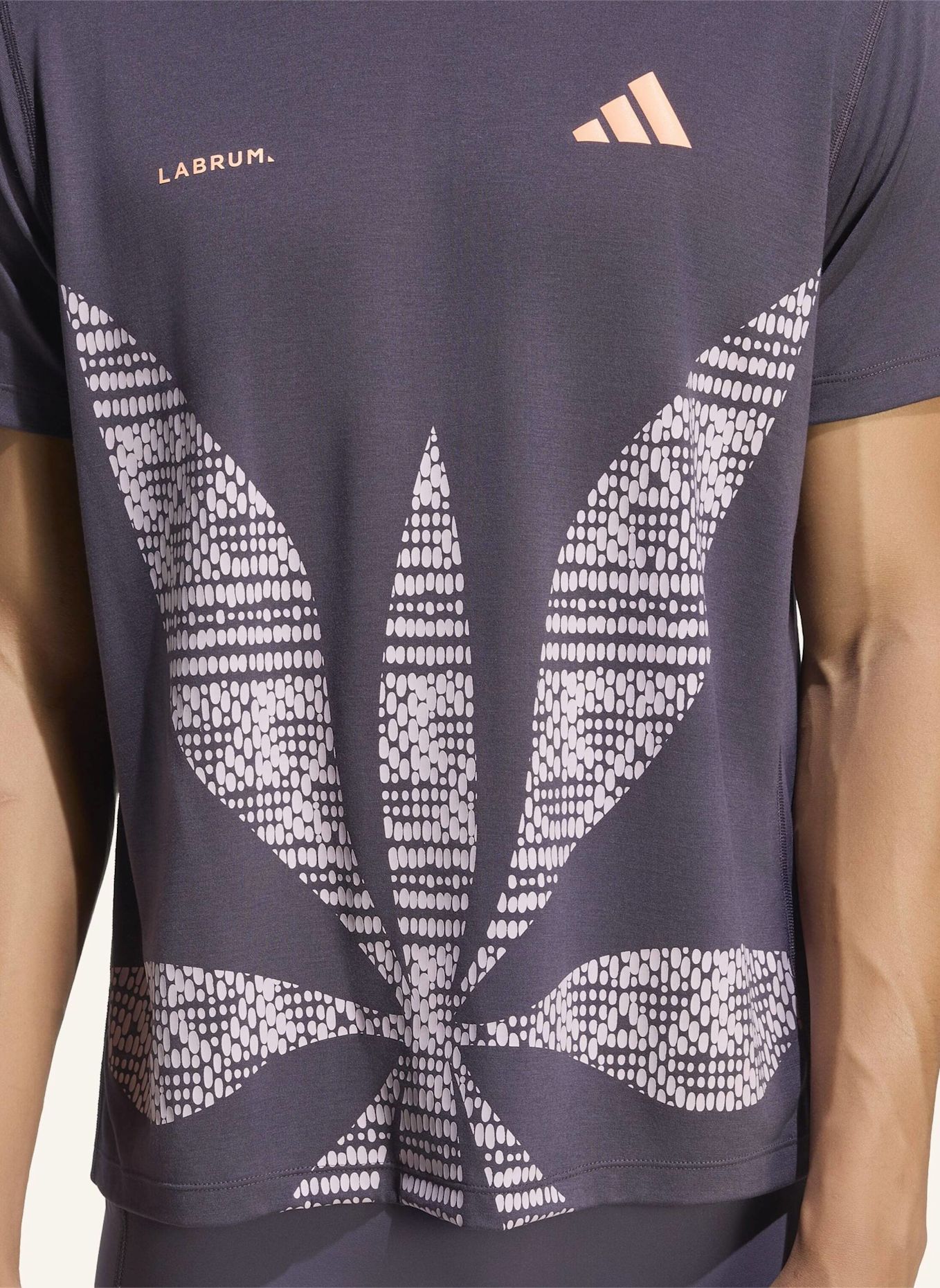 adidas ADIDAS RUNNING X LABRUM T-SHIRT: SCHWARZ