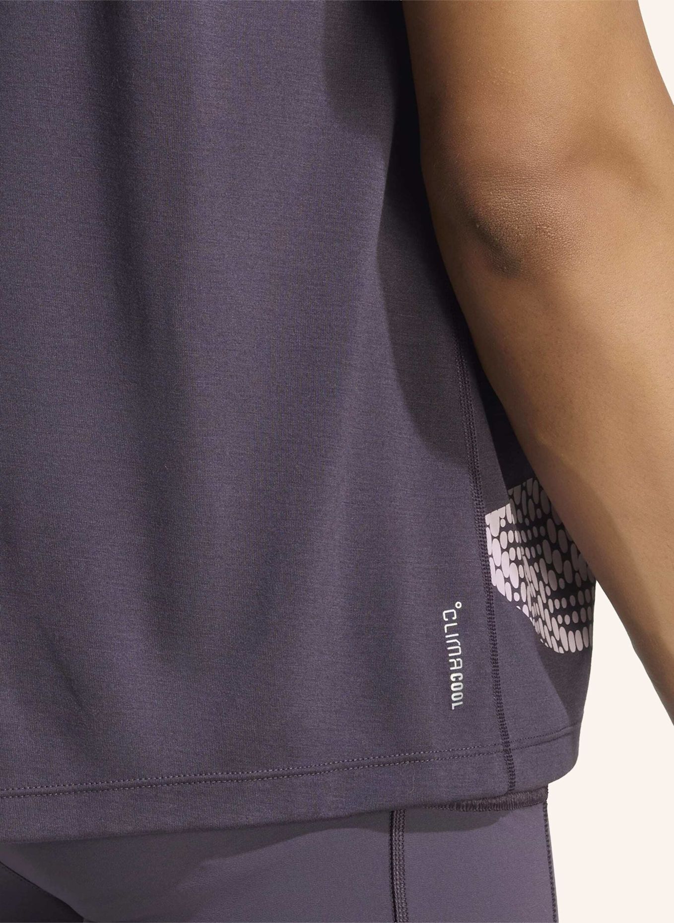 adidas ADIDAS RUNNING X LABRUM T-SHIRT: SCHWARZ