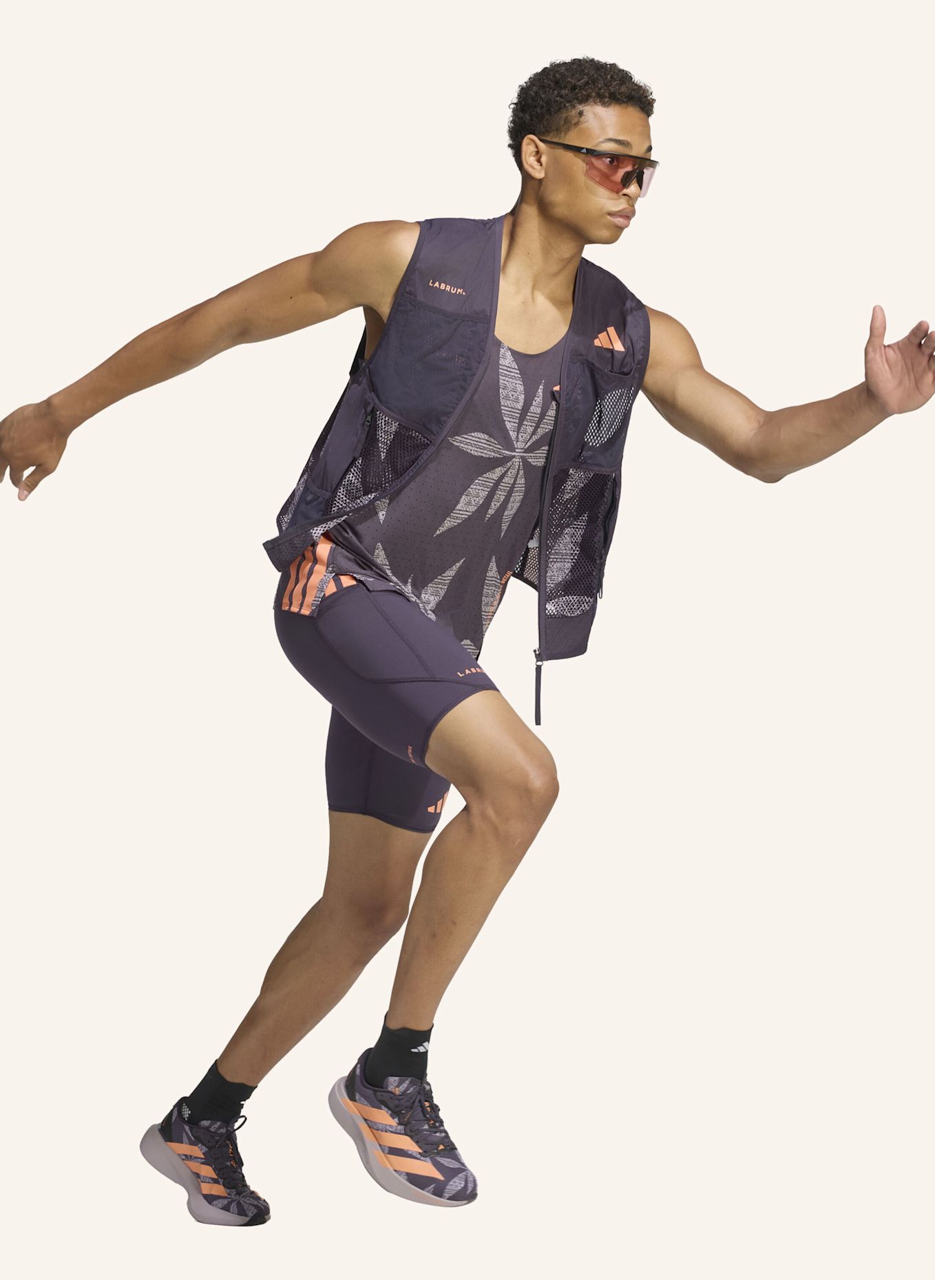 adidas ADIDAS RUNNING X LABRUM LEGGINGS, KURZ: SCHWARZ