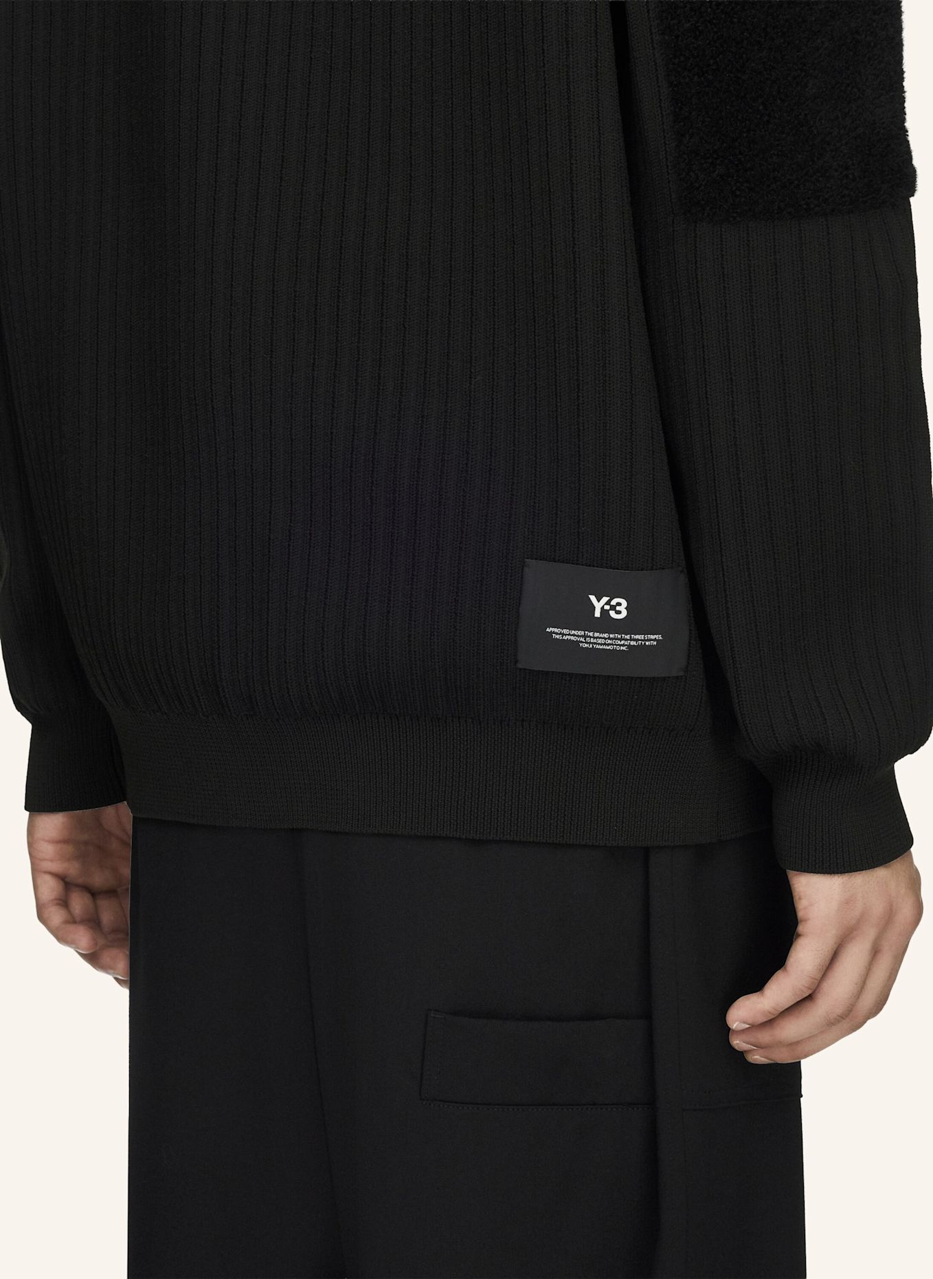 Y-3 Y-3 KNITTED PANEL BLOCKED HALF ZIP SWEATSHIRT: SCHWARZ