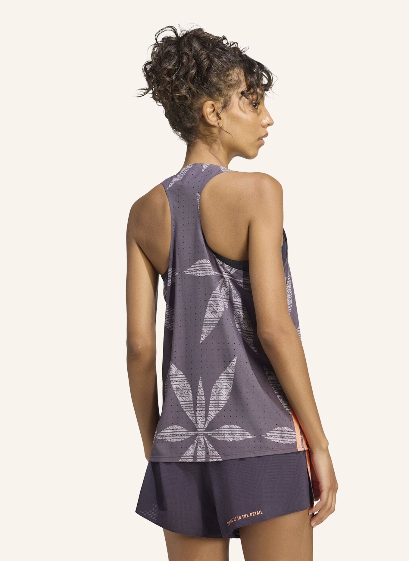 adidas ADIDAS RUNNING X LABRUM SINGLET: SCHWARZ / LILA