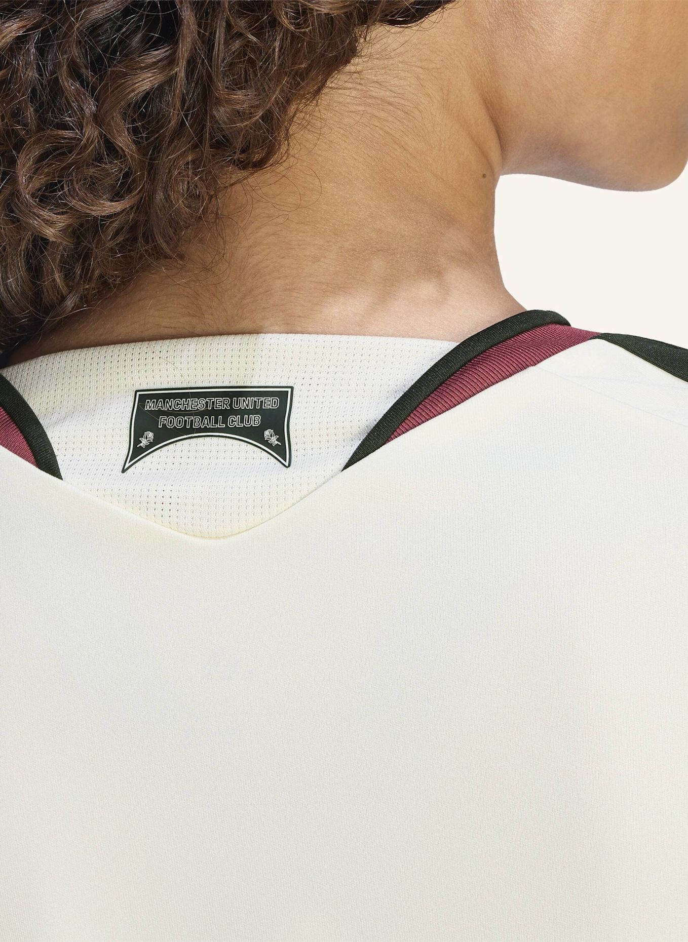 adidas MANCHESTER UNITED 26/27 AUSWEICHTRIKOT, KÜRZER GESCHNITTEN: WEISS