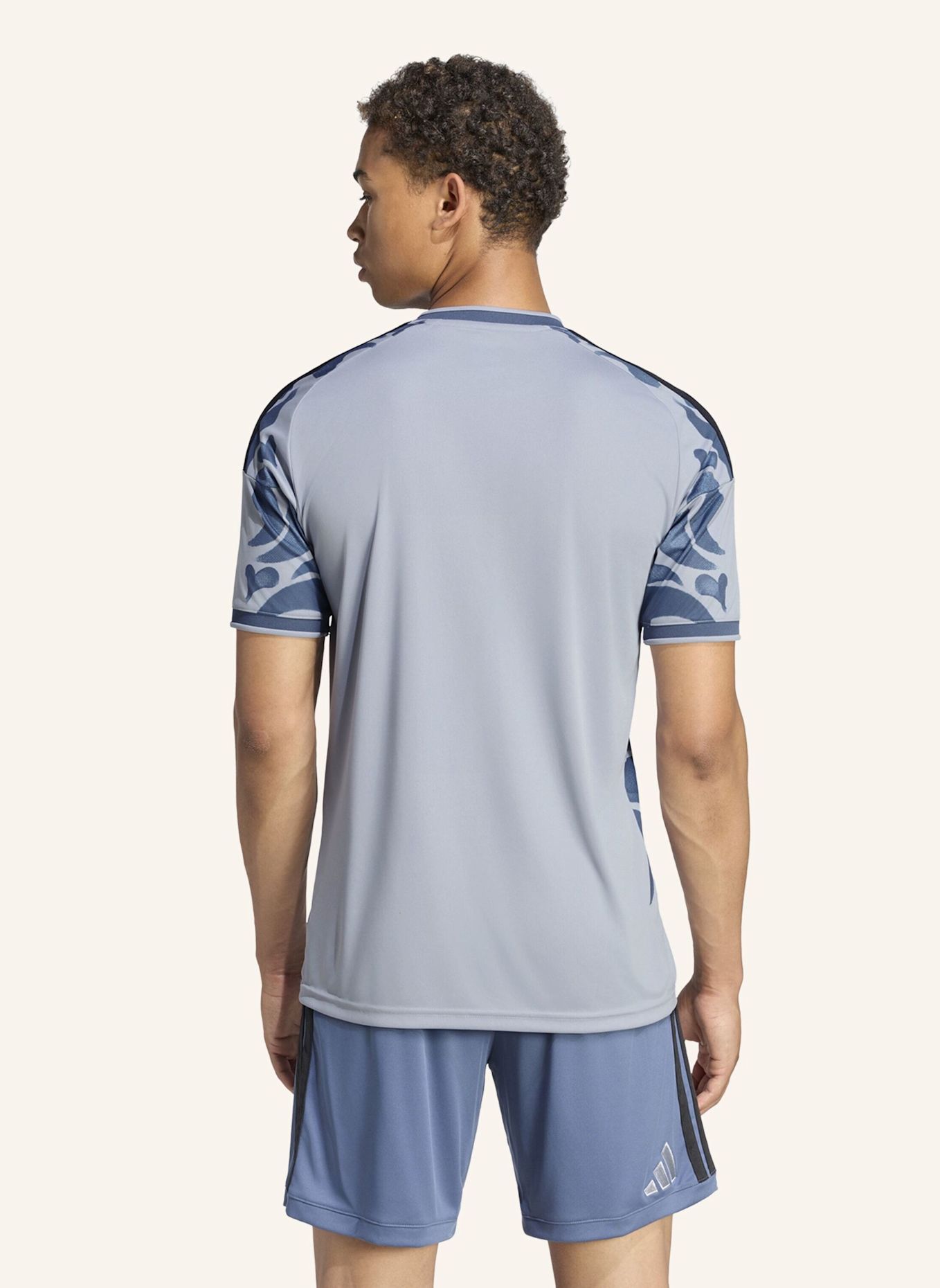 adidas EINTRACHT FRANKFURT 26/27 AUSWEICHTRIKOT: GRAU