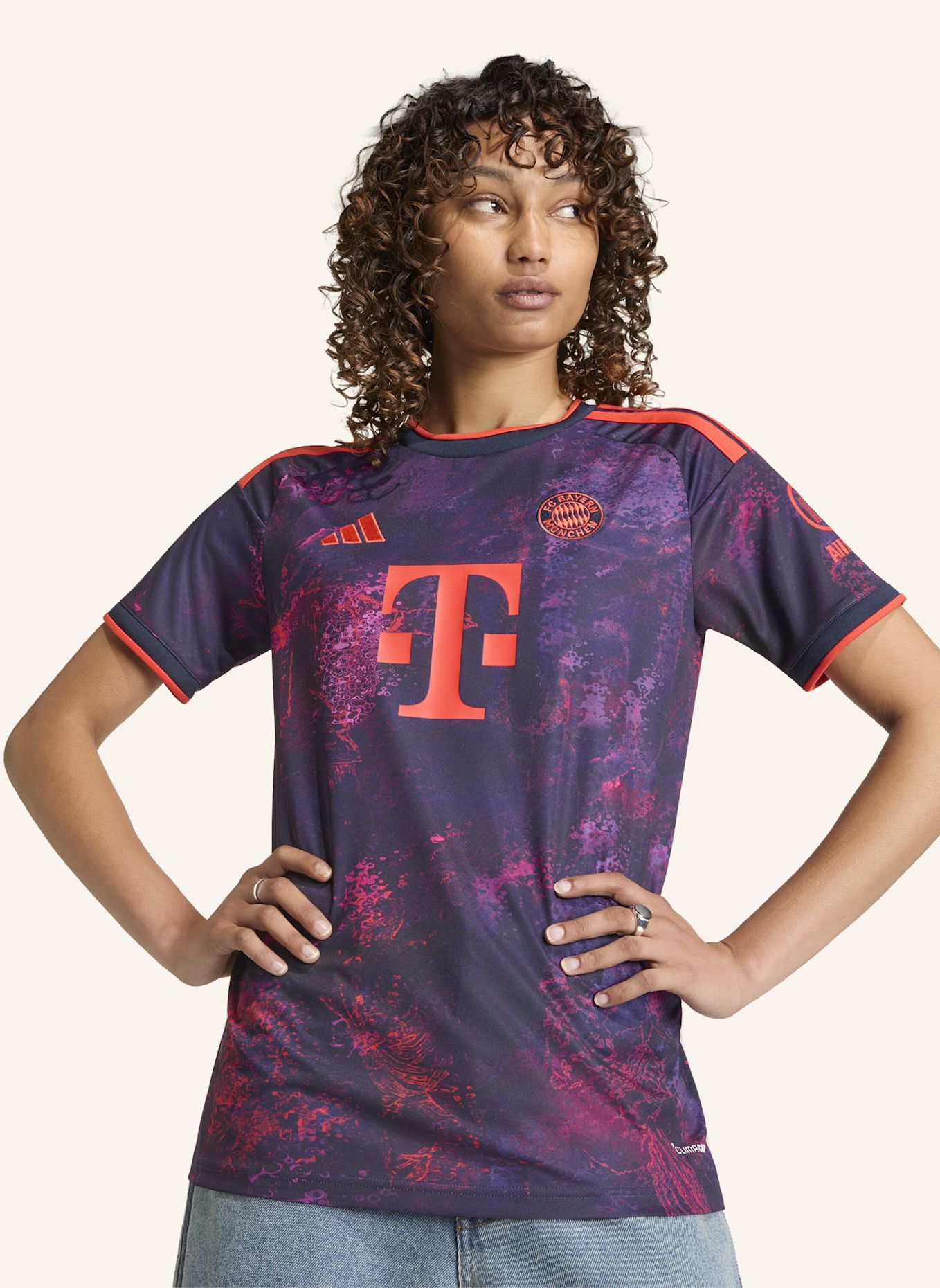 adidas FC BAYERN MÜNCHEN 26/27 AUSWEICHTRIKOT: NEONLILA / NEONROT / NEONROSA