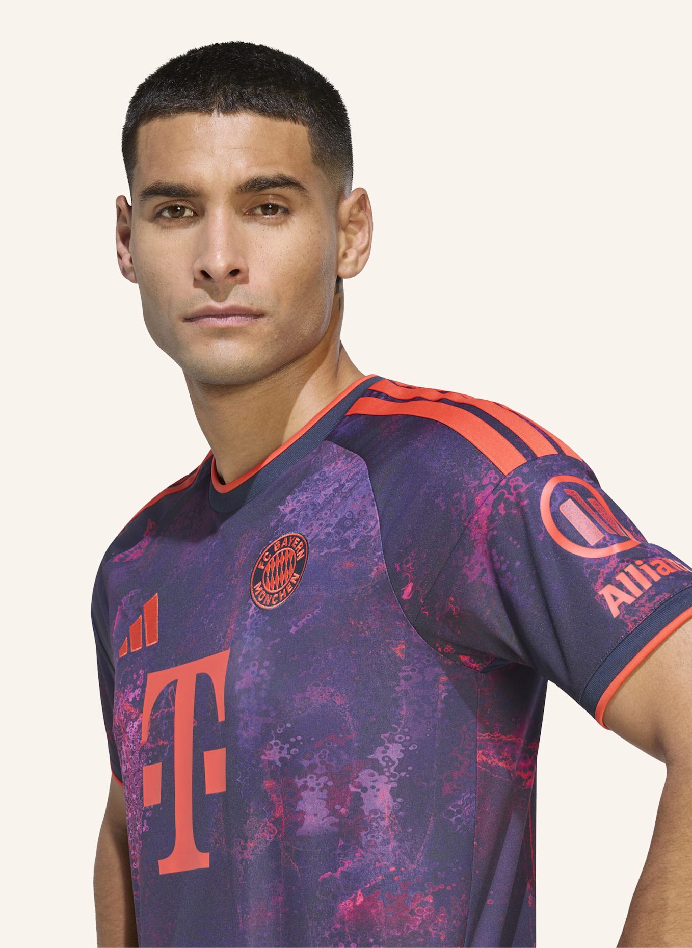 adidas FC BAYERN MÜNCHEN 26/27 AUSWEICHTRIKOT: NEONLILA / NEONROT / NEONROSA