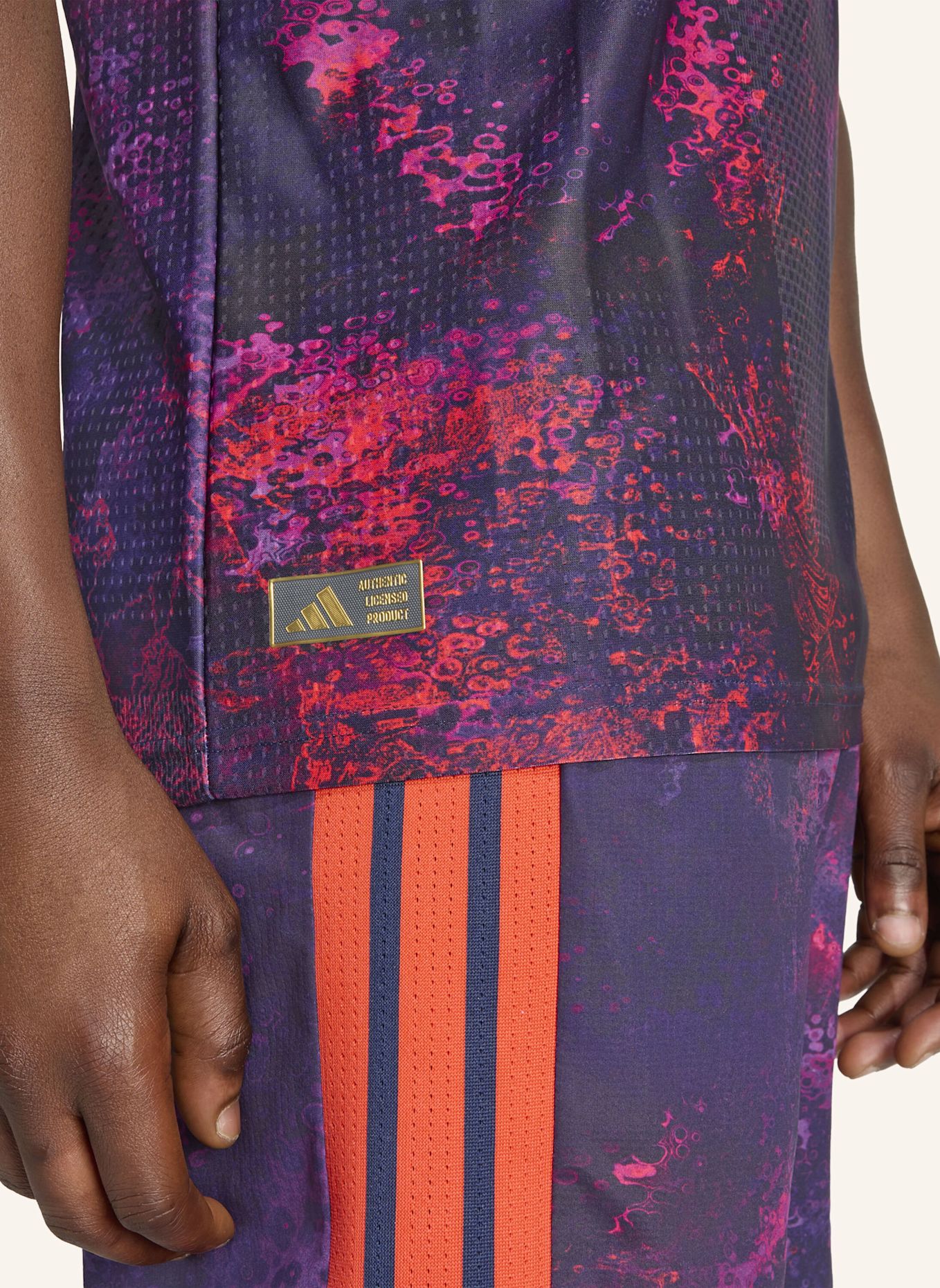 adidas FC BAYERN MÜNCHEN 26/27 AUTHENTIC AUSWEICHTRIKOT: NEONLILA / NEONROT / NEONROSA