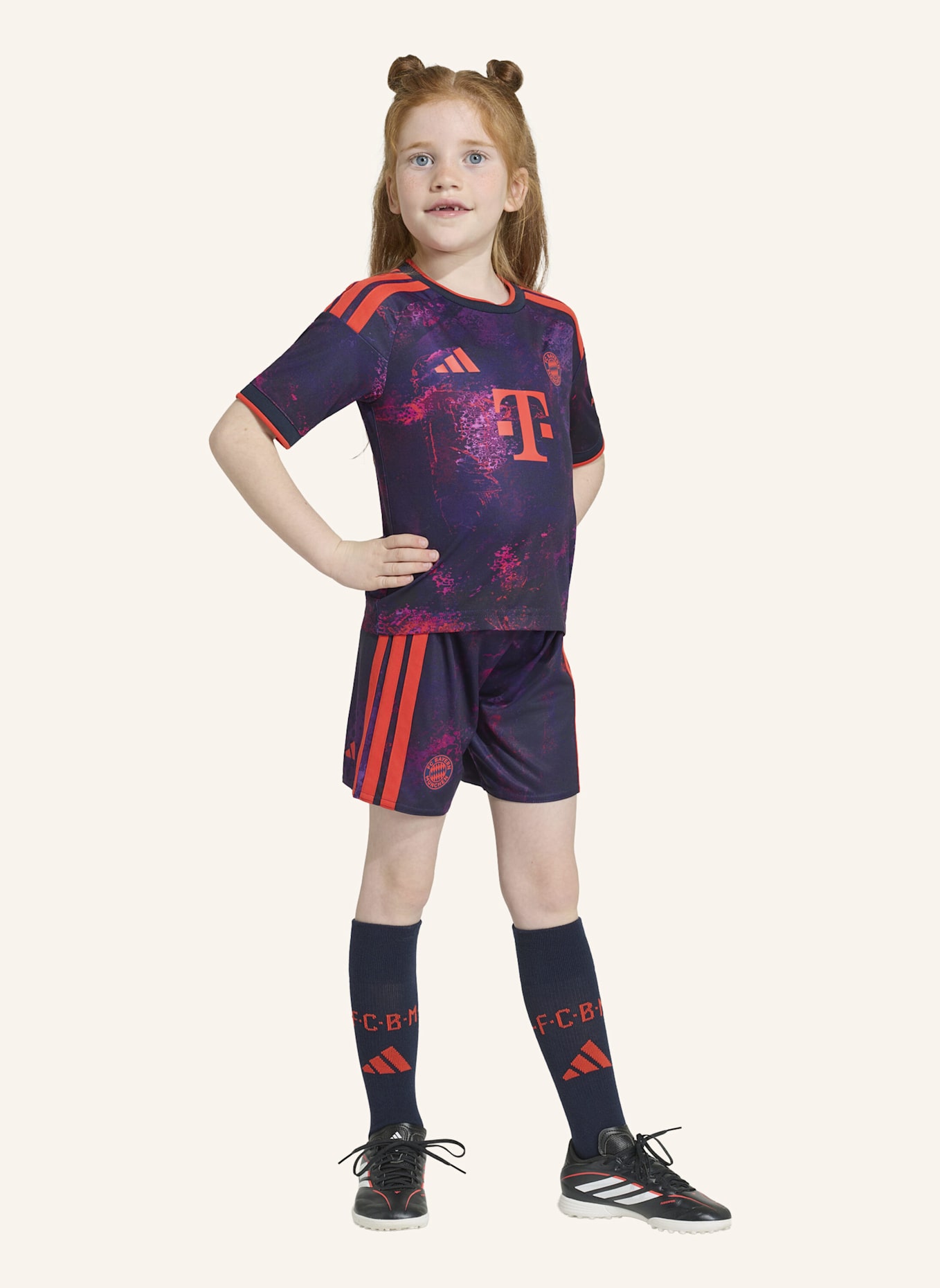 adidas FC BAYERN MÜNCHEN 26/27 KIDS AUSWEICHAUSRÜSTUNG: NEONLILA/ NEONROT/ NEONROSA/ NEONORANGE/ NEONBLAU/ NEONGRÜN/ NEONPINK/ NEONTÜRKIS/ NEONGELB