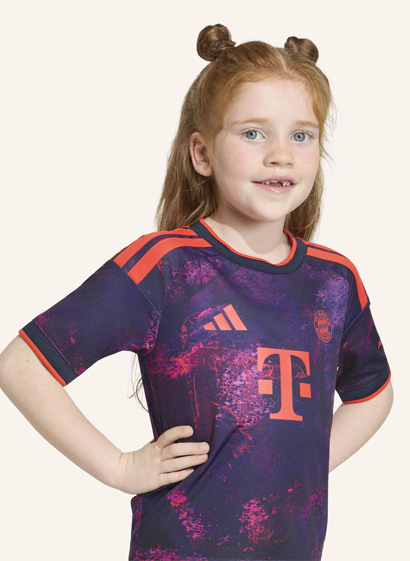 adidas FC BAYERN MÜNCHEN 26/27 KIDS AUSWEICHAUSRÜSTUNG: NEONLILA/ NEONROT/ NEONROSA/ NEONORANGE/ NEONBLAU/ NEONGRÜN/ NEONPINK/ NEONTÜRKIS/ NEONGELB