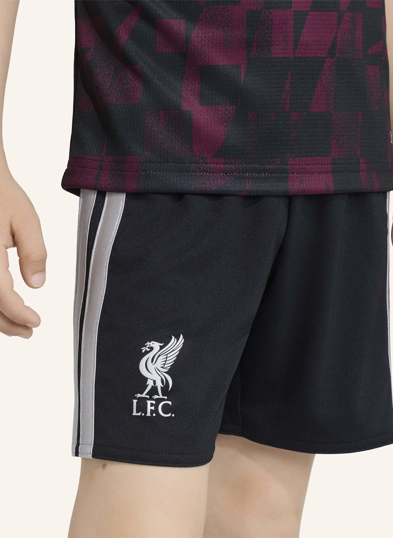 adidas LIVERPOOL FC 26/27 KIDS AUSWEICHAUSRÜSTUNG: SCHWARZ