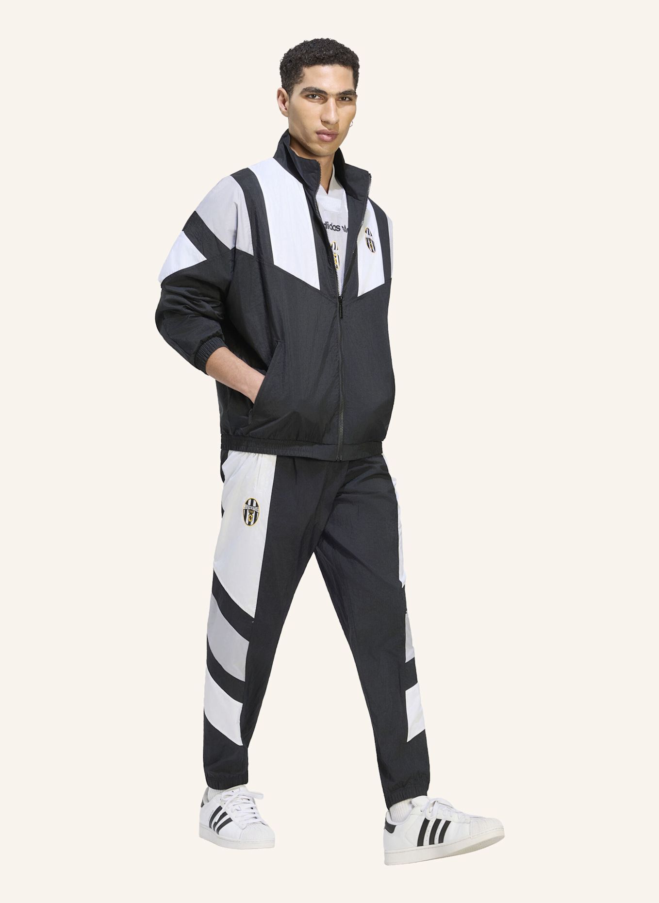 adidas JUVENTUS TURIN EQT TRAININGSJACKE: SCHWARZ