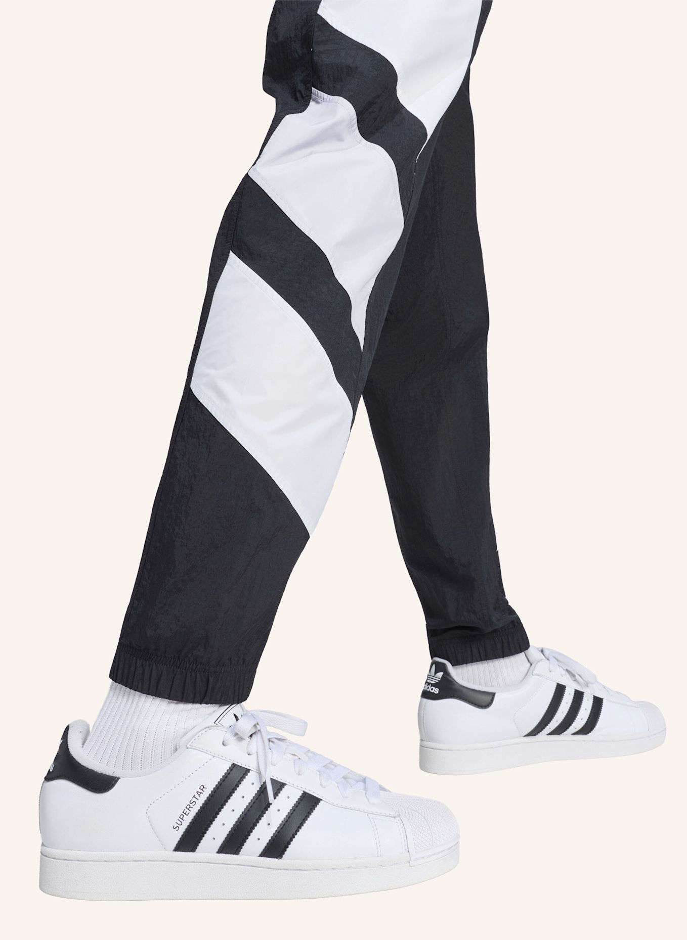 adidas JUVENTUS TURIN EQT TRAININGSHOSE: SCHWARZ