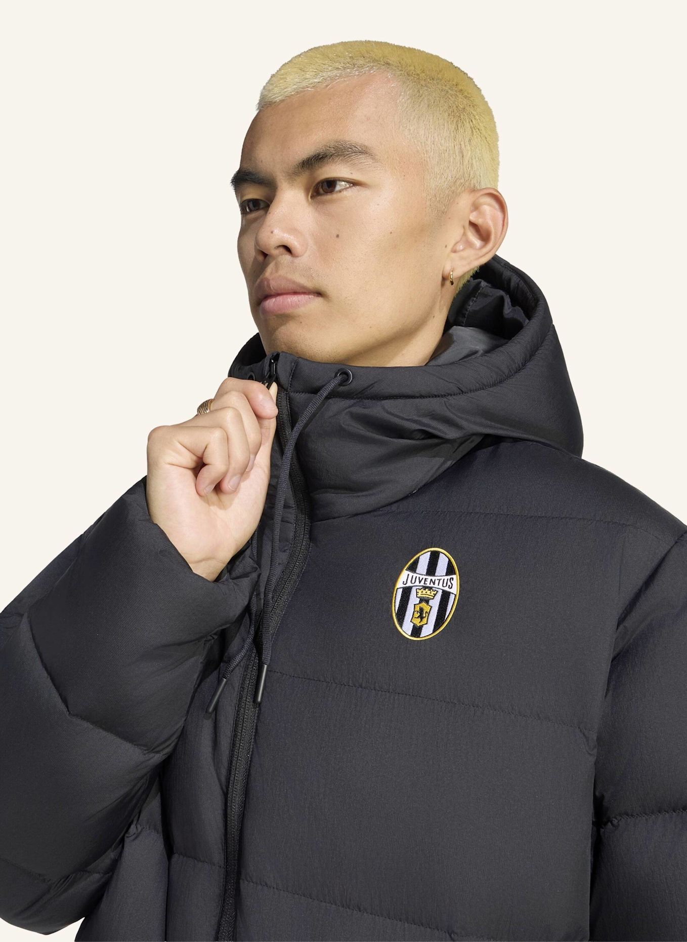 adidas JUVENTUS TURIN CLIMAWARM 3-STREIFEN PUFFER JACKE, KAPUZE: SCHWARZ