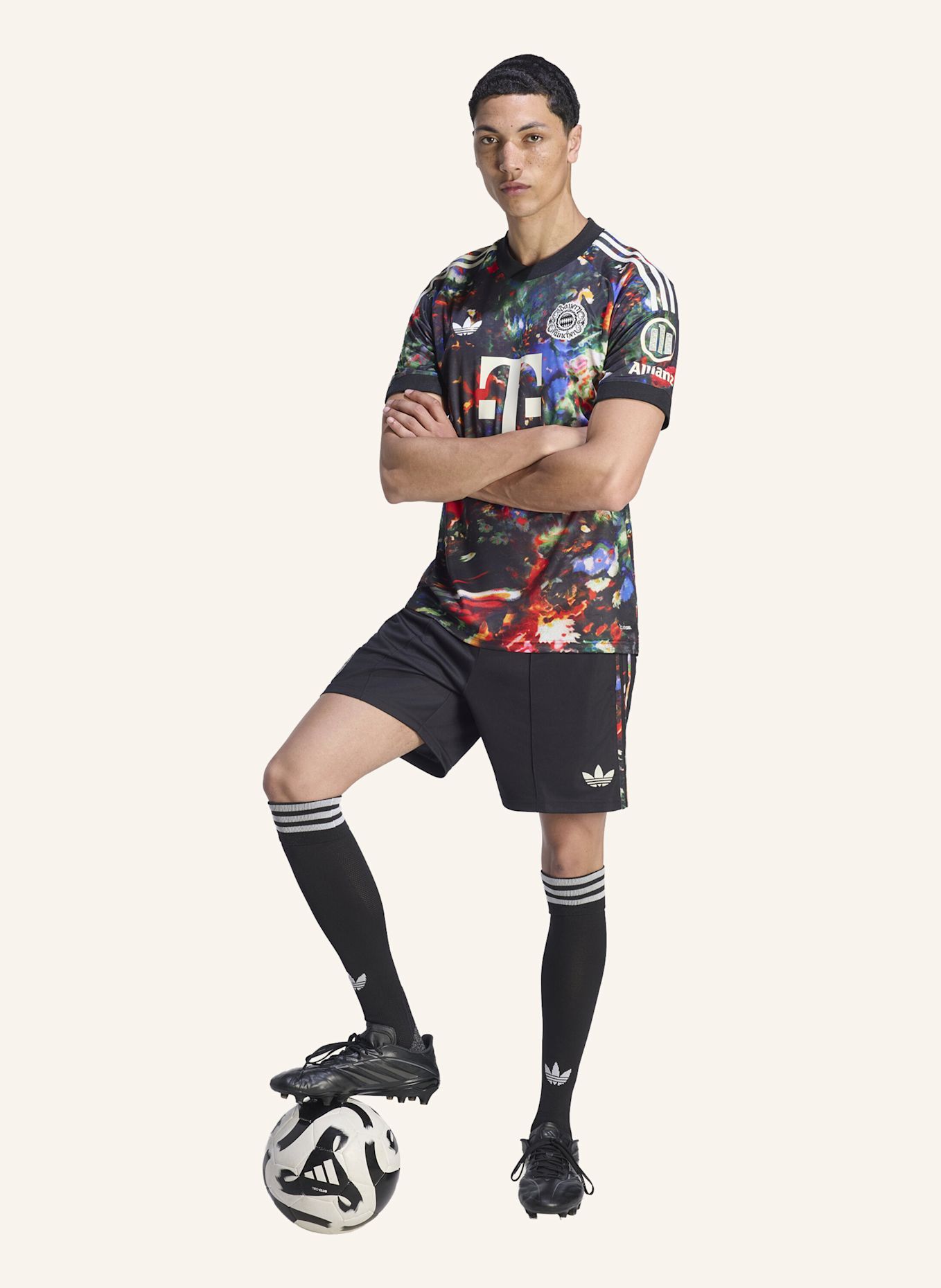 adidas FC BAYERN MÜNCHEN 26/27 WIESN TRIKOT: NEONLILA / NEONROT / NEONROSA