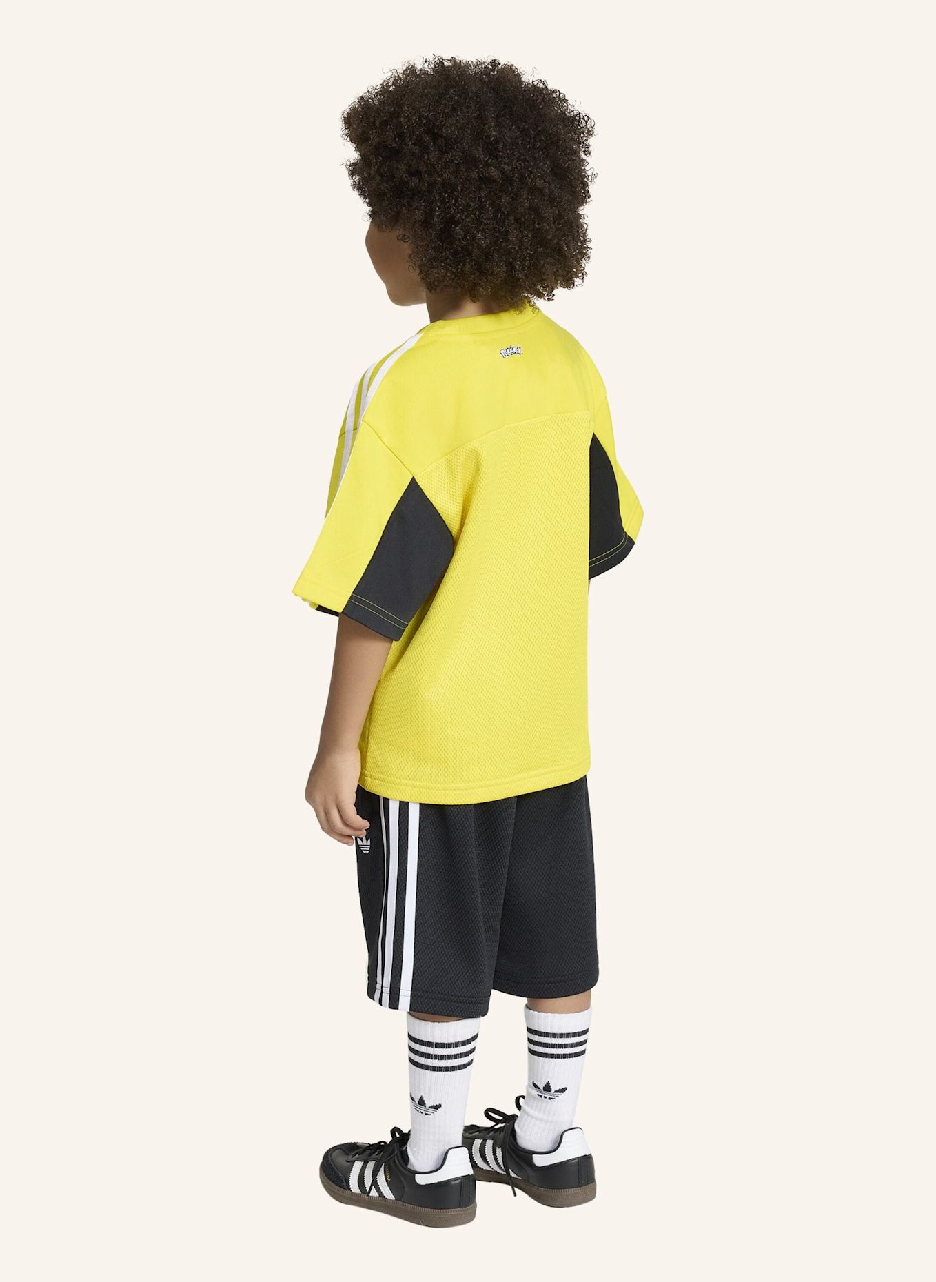 adidas Originals ADIDAS POKEMON SHORTS-SET, JERSEY, LOCKERER SCHNITT: SCHWARZ