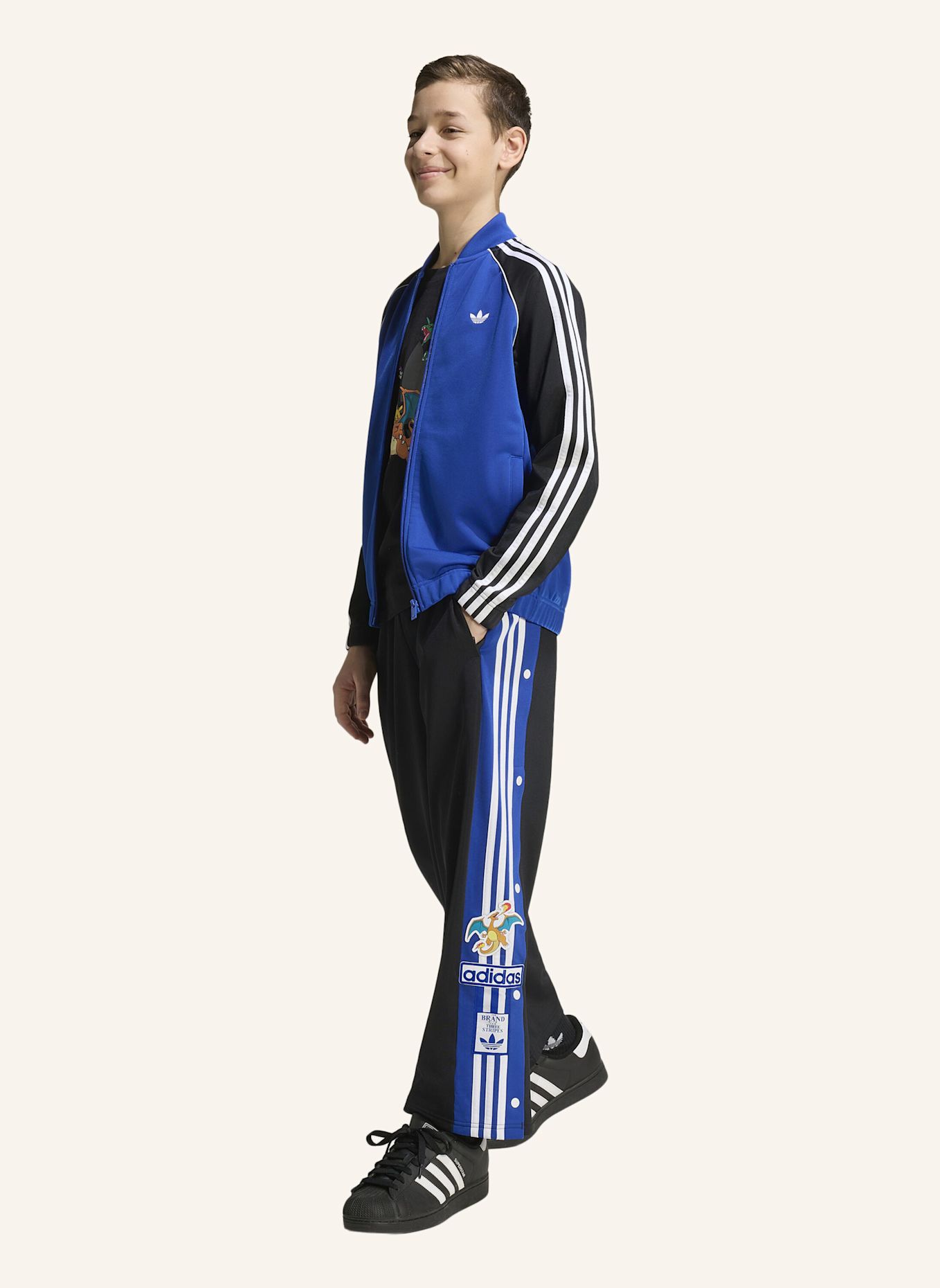 adidas Originals ADIDAS POKEMON ADIBREAK HOSE, LOCKER GESCHNITTEN: SCHWARZ