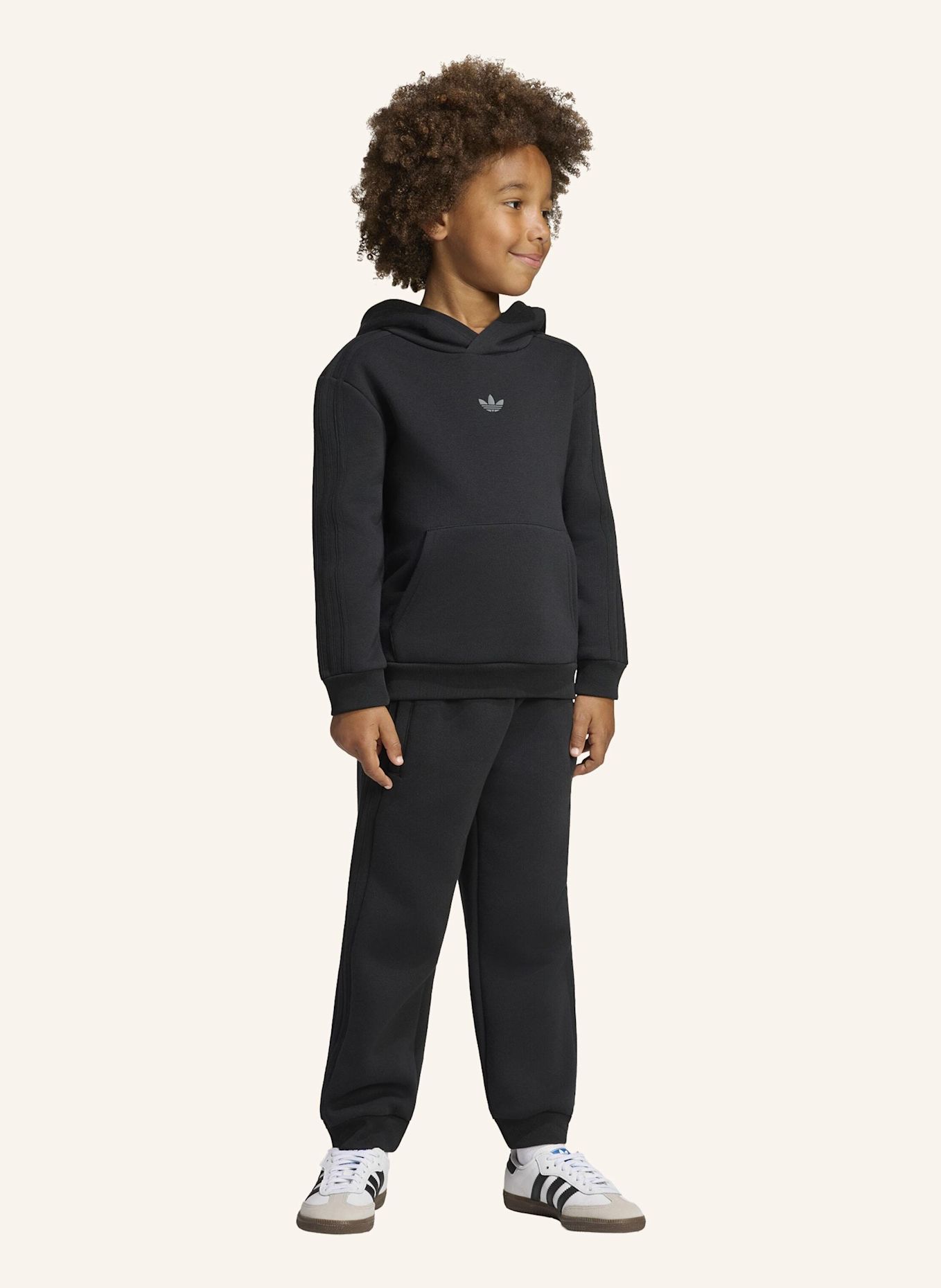 adidas Originals ADIDAS POKÉMON HOODIE SET; LOCKER GESCHNITTEN: SCHWARZ