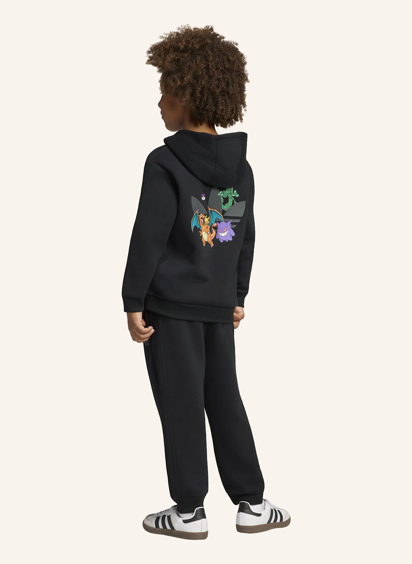 adidas Originals ADIDAS POKÉMON HOODIE SET; LOCKER GESCHNITTEN: SCHWARZ