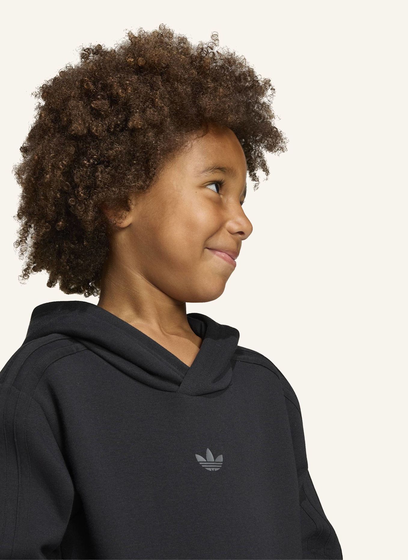 adidas Originals ADIDAS POKÉMON HOODIE SET; LOCKER GESCHNITTEN: SCHWARZ