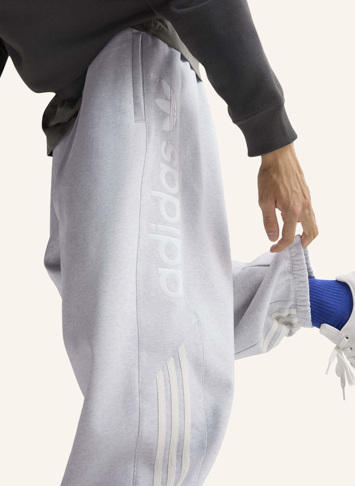 adidas Originals ADISIGNATURE NY JOGGINGHOSE: GRAU