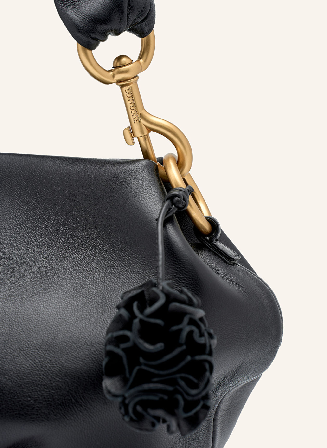 LOTTUSSE Schultertasche JOY: SCHWARZ
