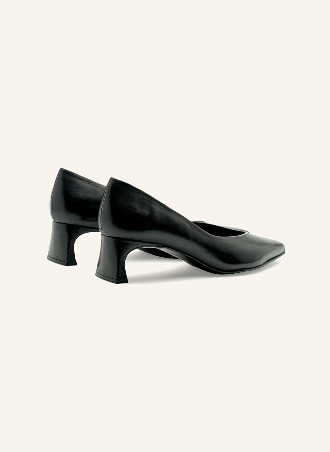 LOTTUSSE Pump CORT: SCHWARZ