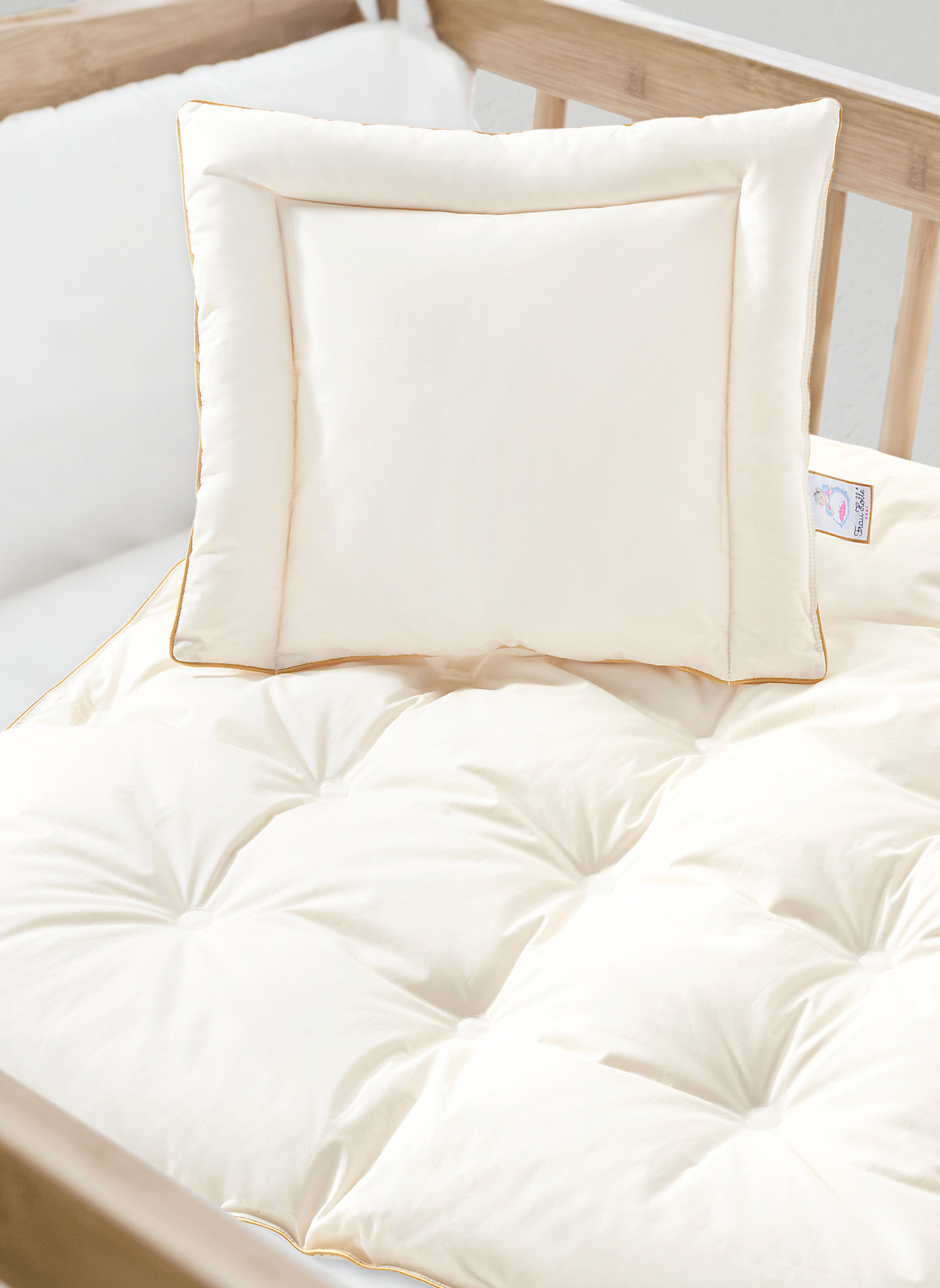 FRAU HOLLE Babykopfkissen BABY: WEISS