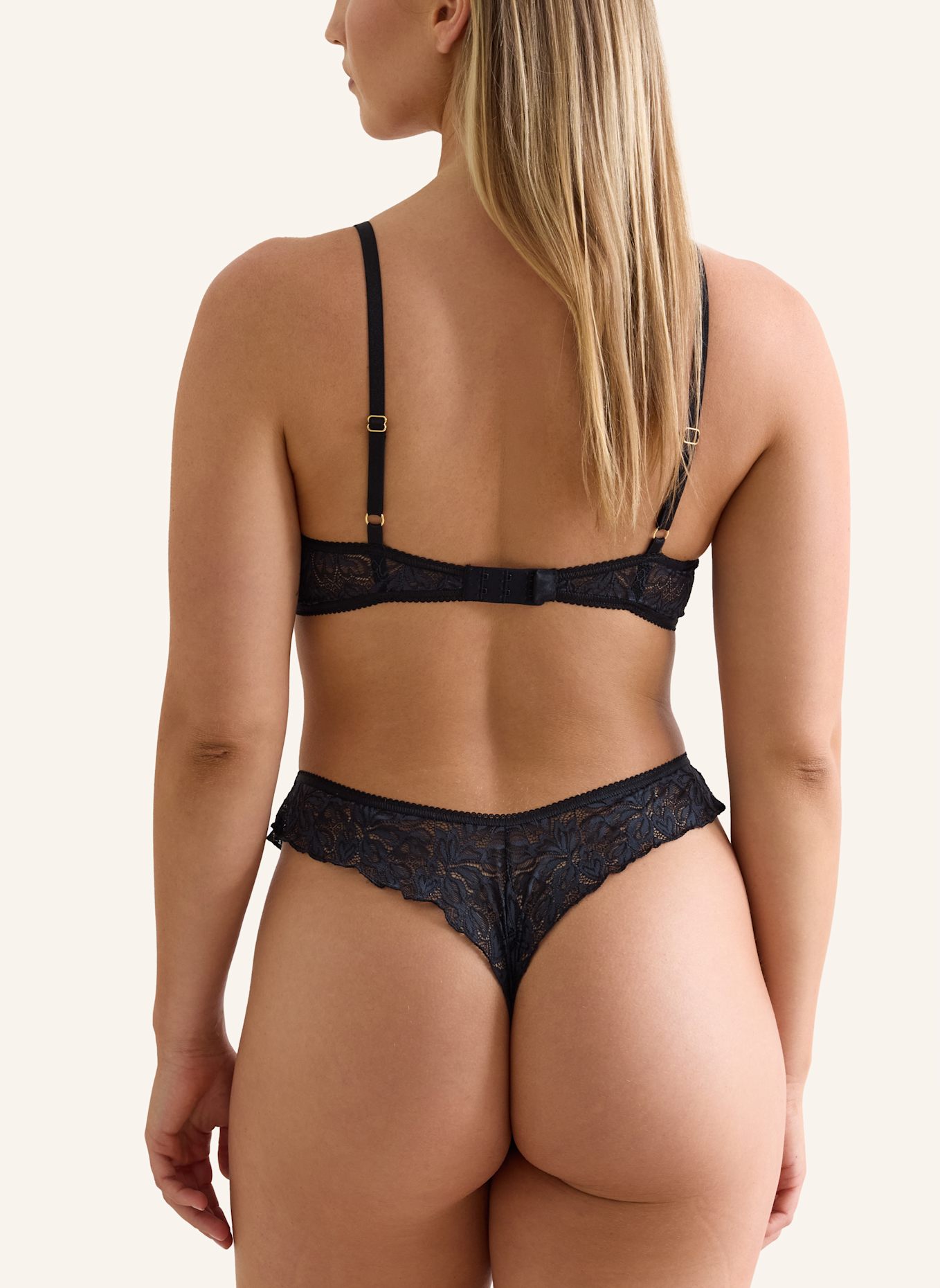 erlich textil String ICONIC LACE BRAZIL STRING: SCHWARZ