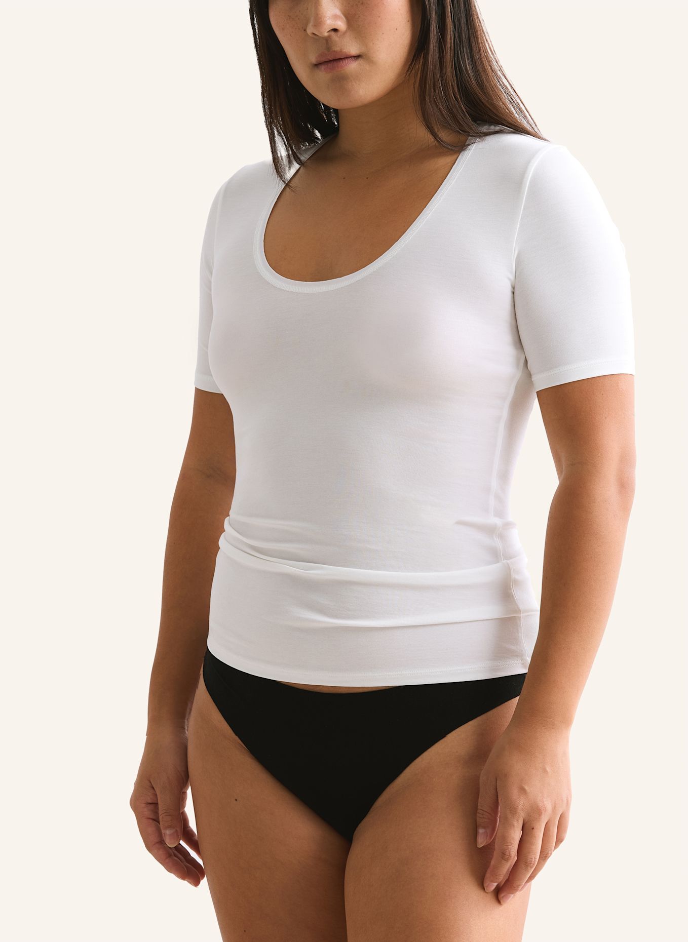 erlich textil Light Touch tiefausgeschnittenes T-Shirt mit Lyocell - seidig weich: BEIGE / WEISS