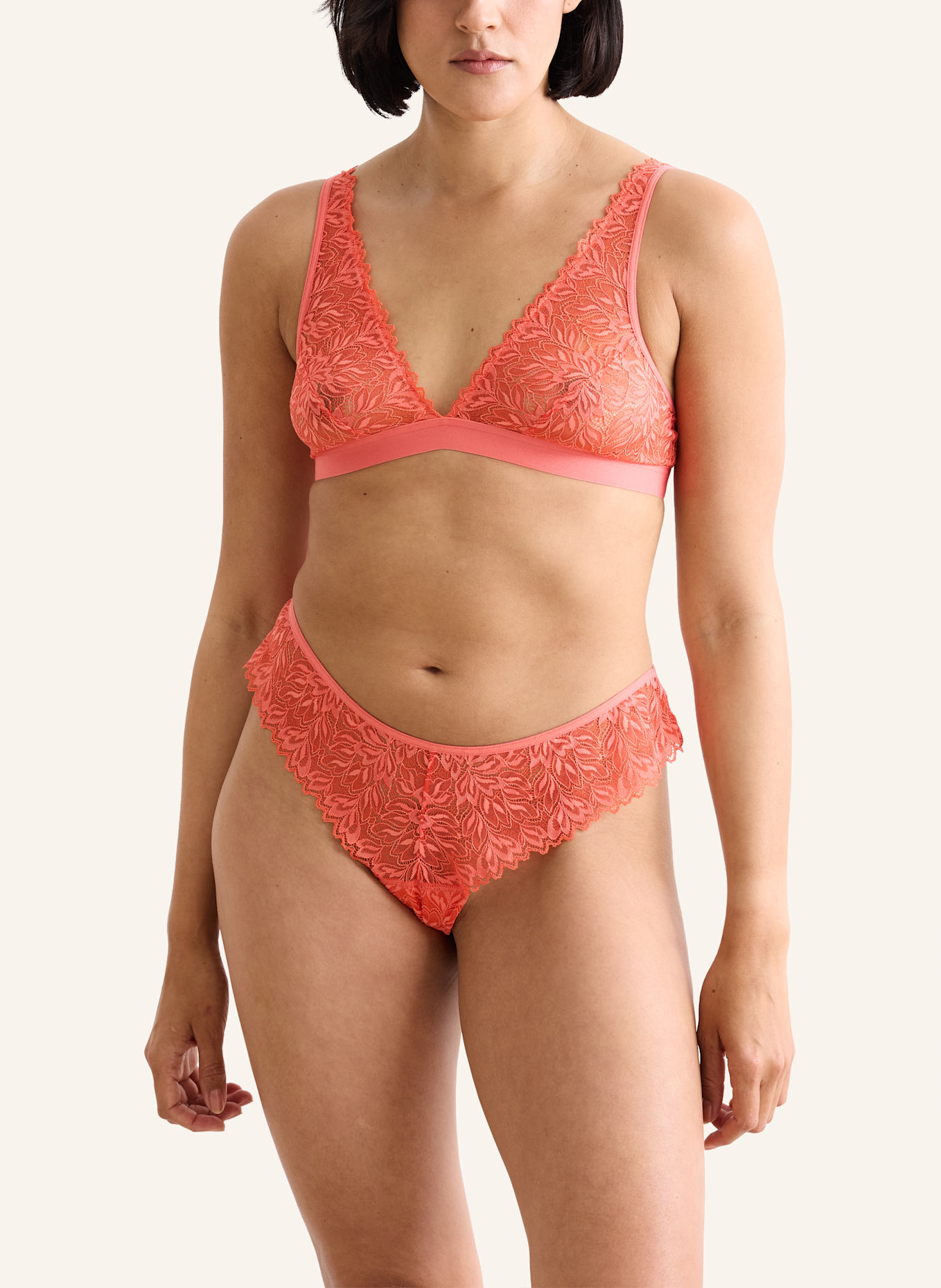 erlich textil Dreamy Lace bügelloser Plunge BH große Cups mittlerer Halt aus nachhaltiger Spitze - verstellbare Träger: ORANGE