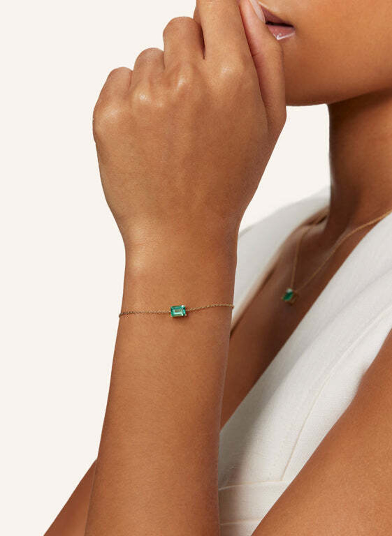 VEYNOU Armband EDEN aus 14 Karat Gelbgold mit Smaragd: GOLD