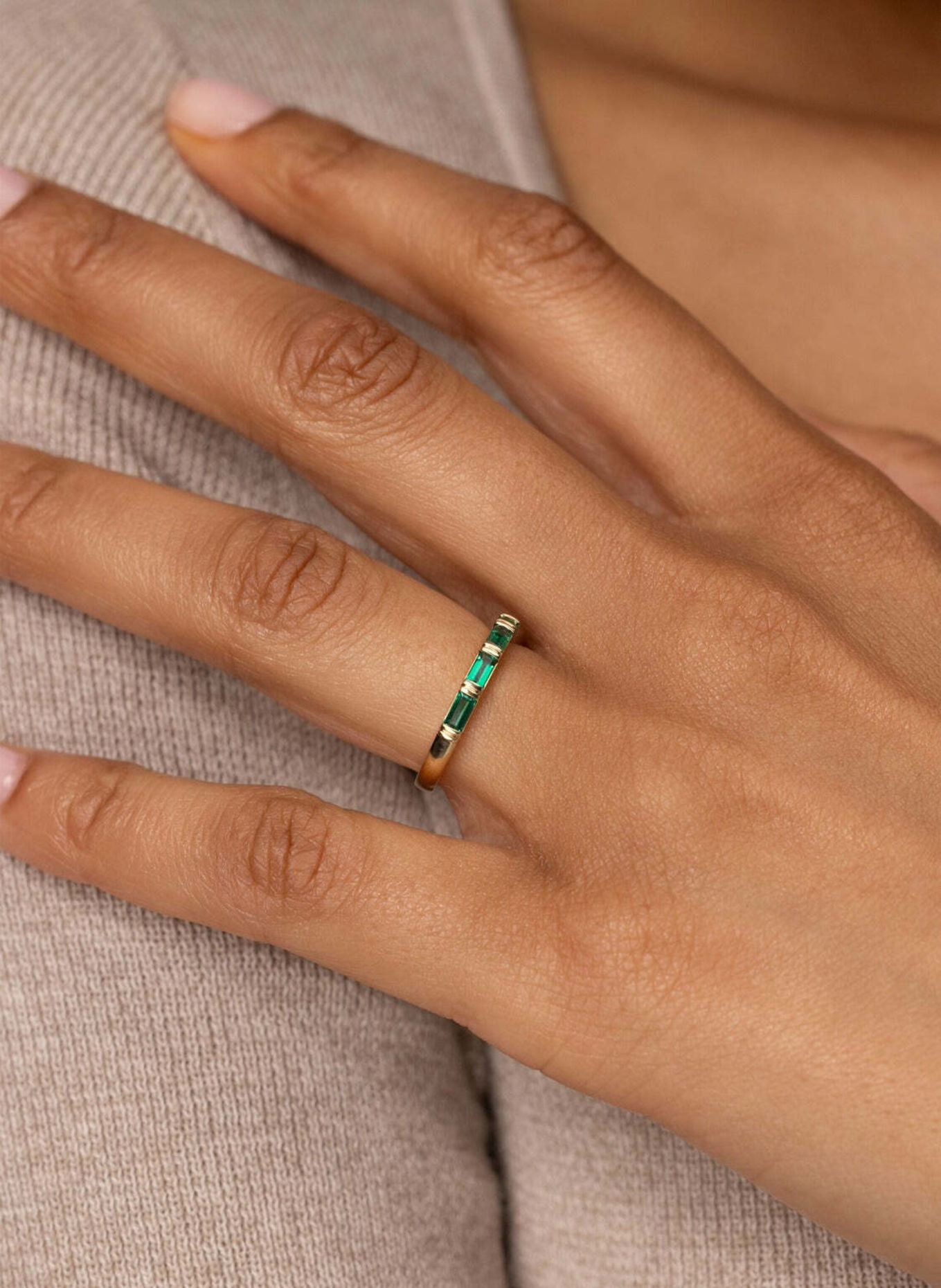 VEYNOU Ring ZOE Smaragd van 14 karaat geelgoud en 0,40 ct. smaragden: GOUD