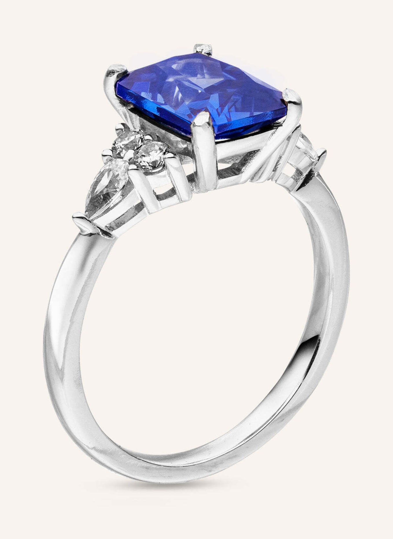 VEYNOU Ring AVA aus 14 Karat Weißgold und 2,0ct. Saphir und Diamanten: WEISSGOLD