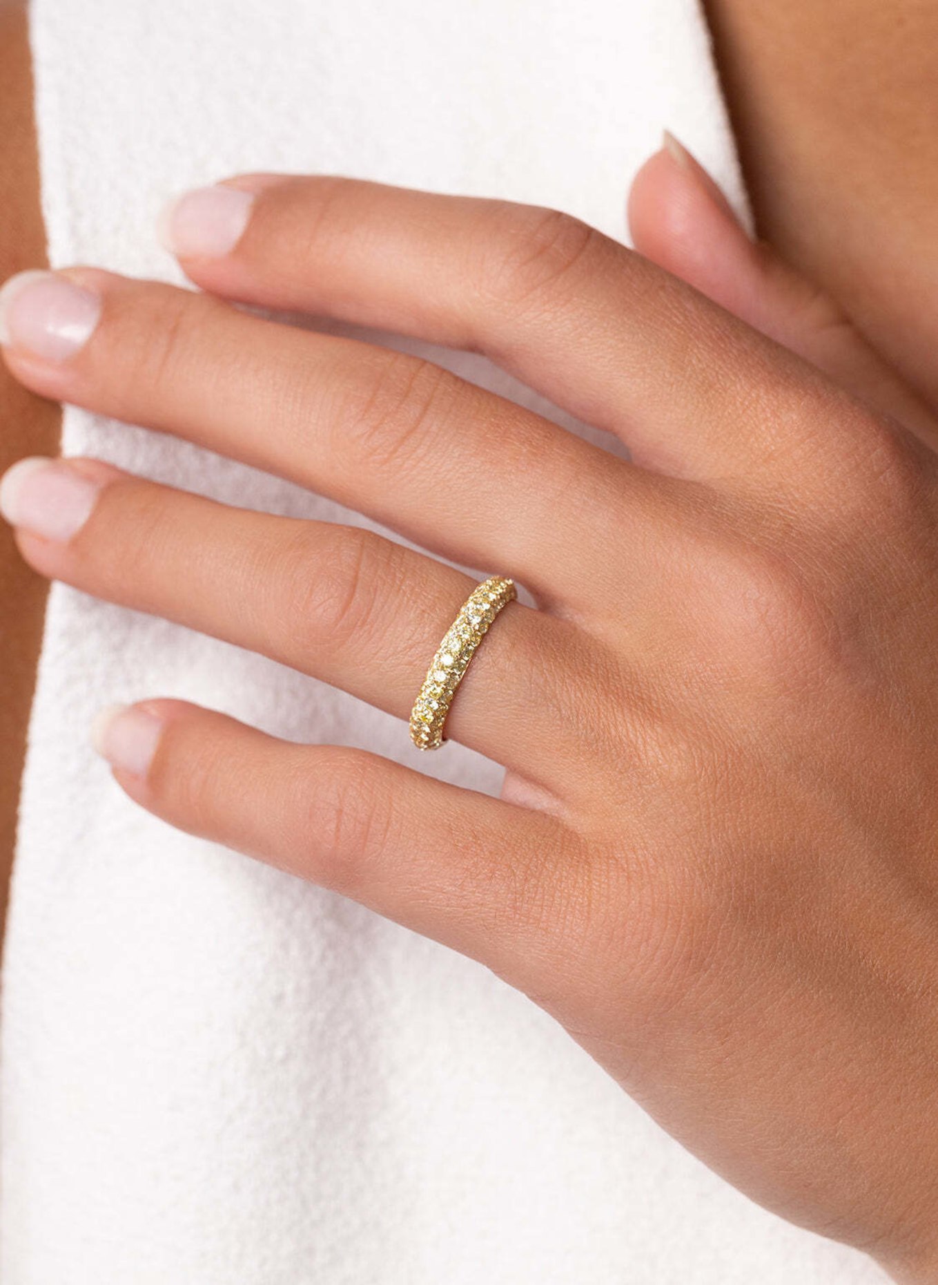 VEYNOU Ring PAVÈ aus 18 Karat Gelbgold und 1,90ct. lab-grown Gelben Diamanten: GOLD