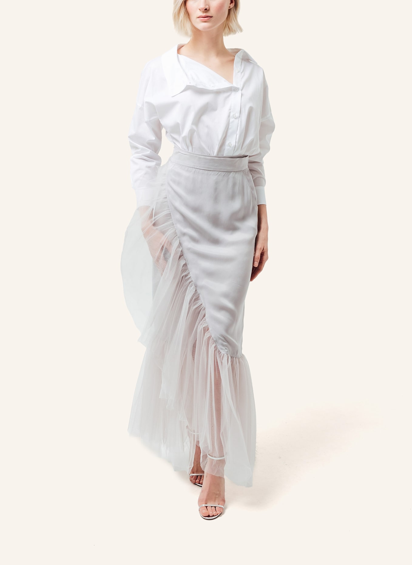 Helene Galwas Wickelrock mit Volant aus Tüll BERTARE: GRAU