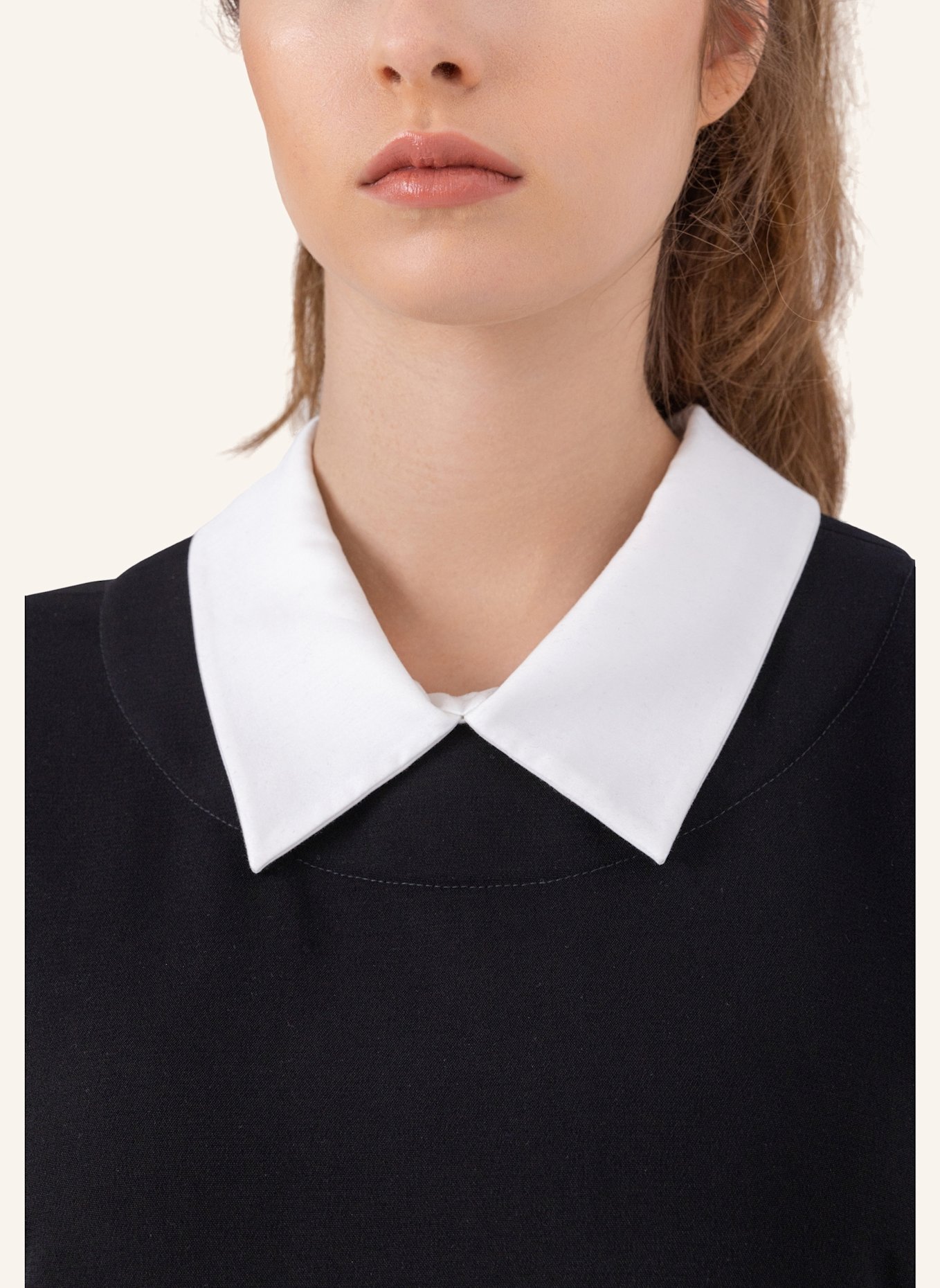 Helene Galwas Minikleid mit lockerem Schnitt JENIS: SCHWARZ