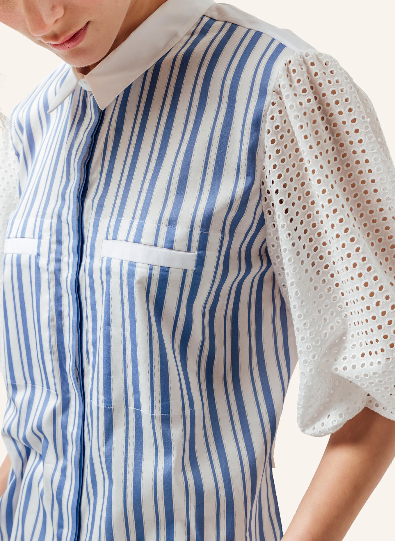 Helene Galwas Geblümte Bluse FLORA: GRAU