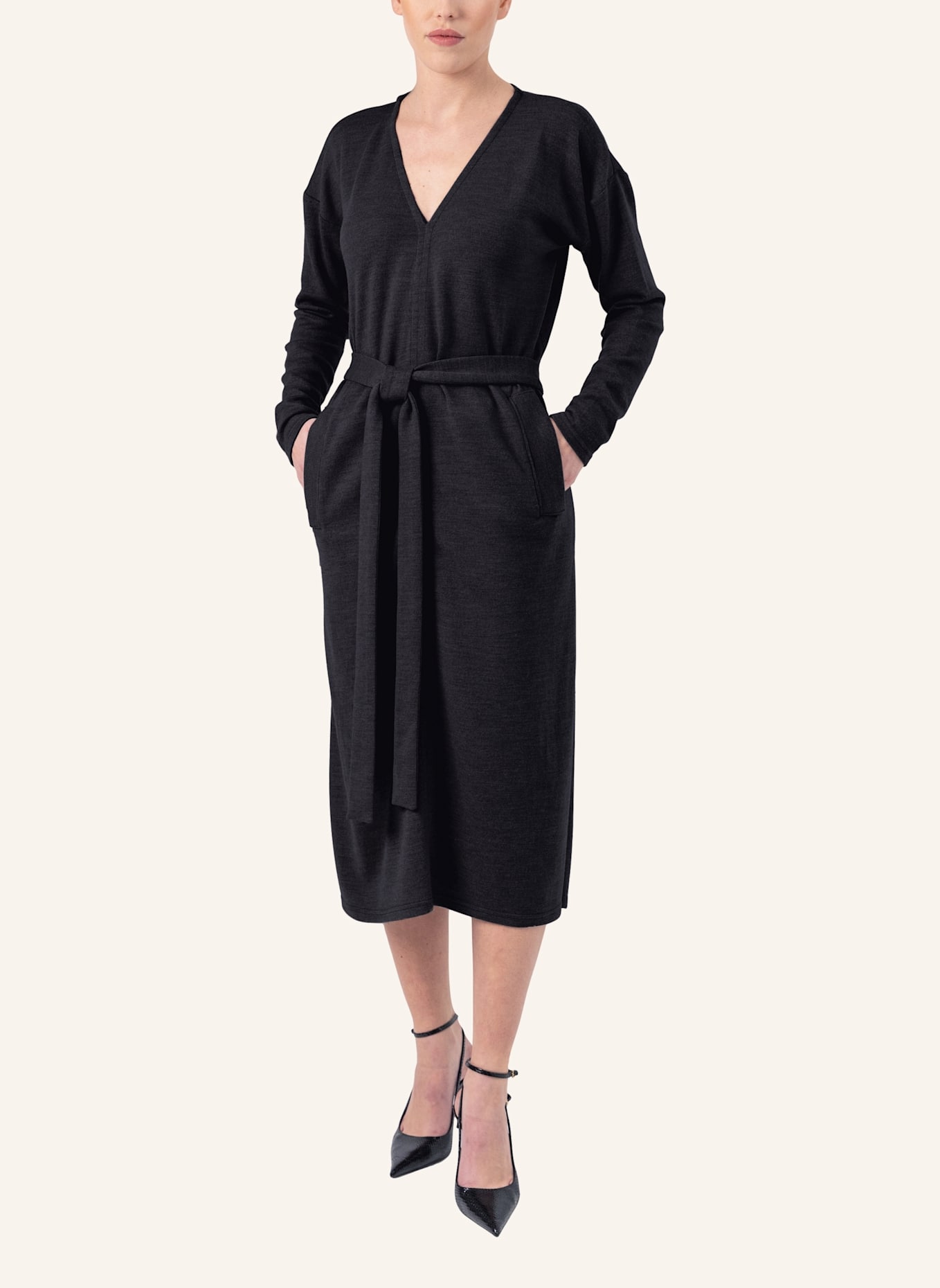 Helene Galwas Kleid aus Wolle CHLOÉRE: SCHWARZ