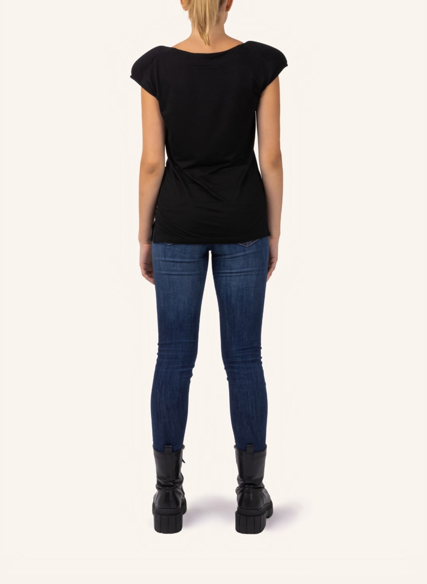 Helene Galwas T-Shirt BEA: SCHWARZ