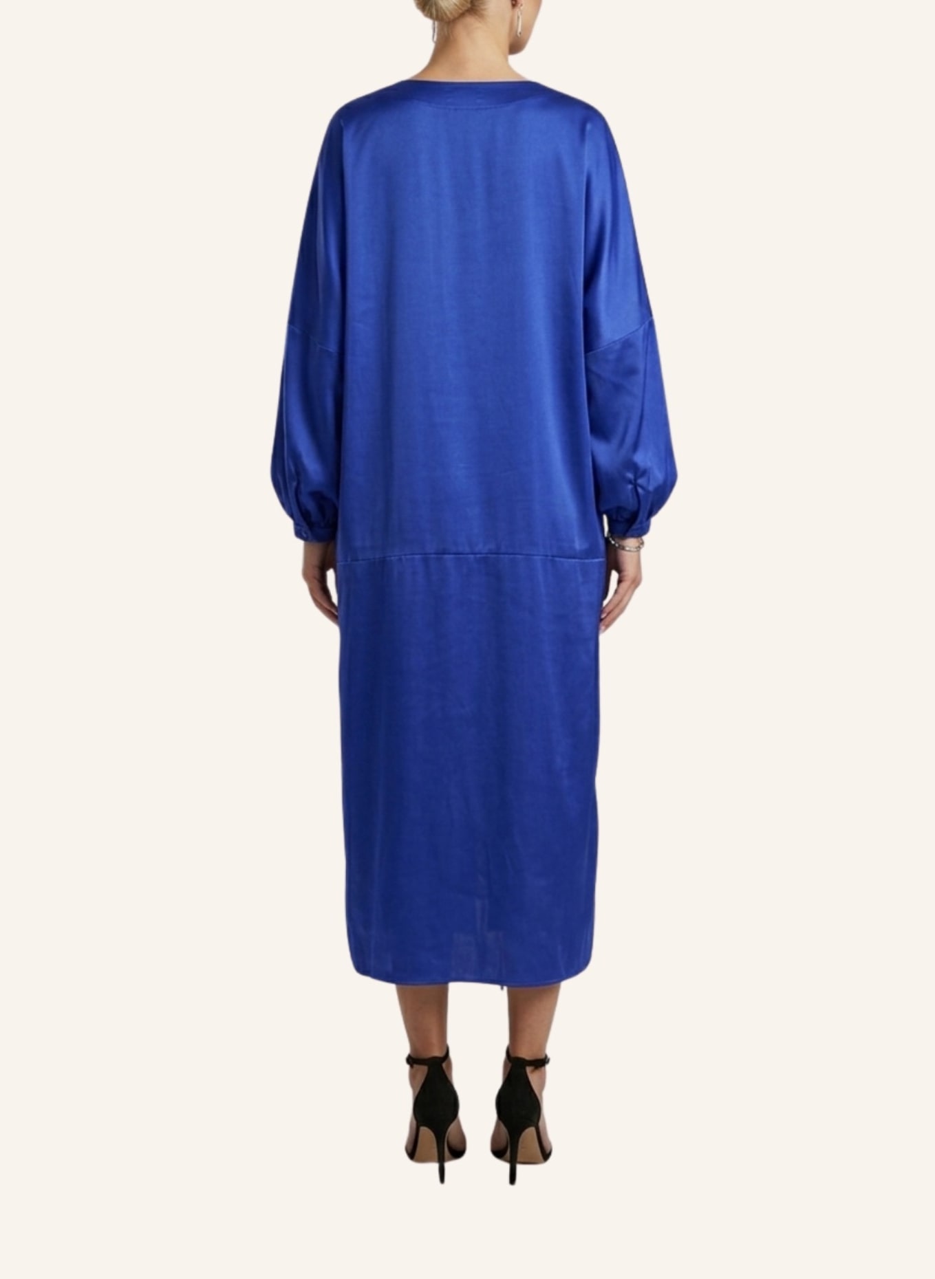 Helene Galwas Kleid aus Satinseide IVANARE: BLAU